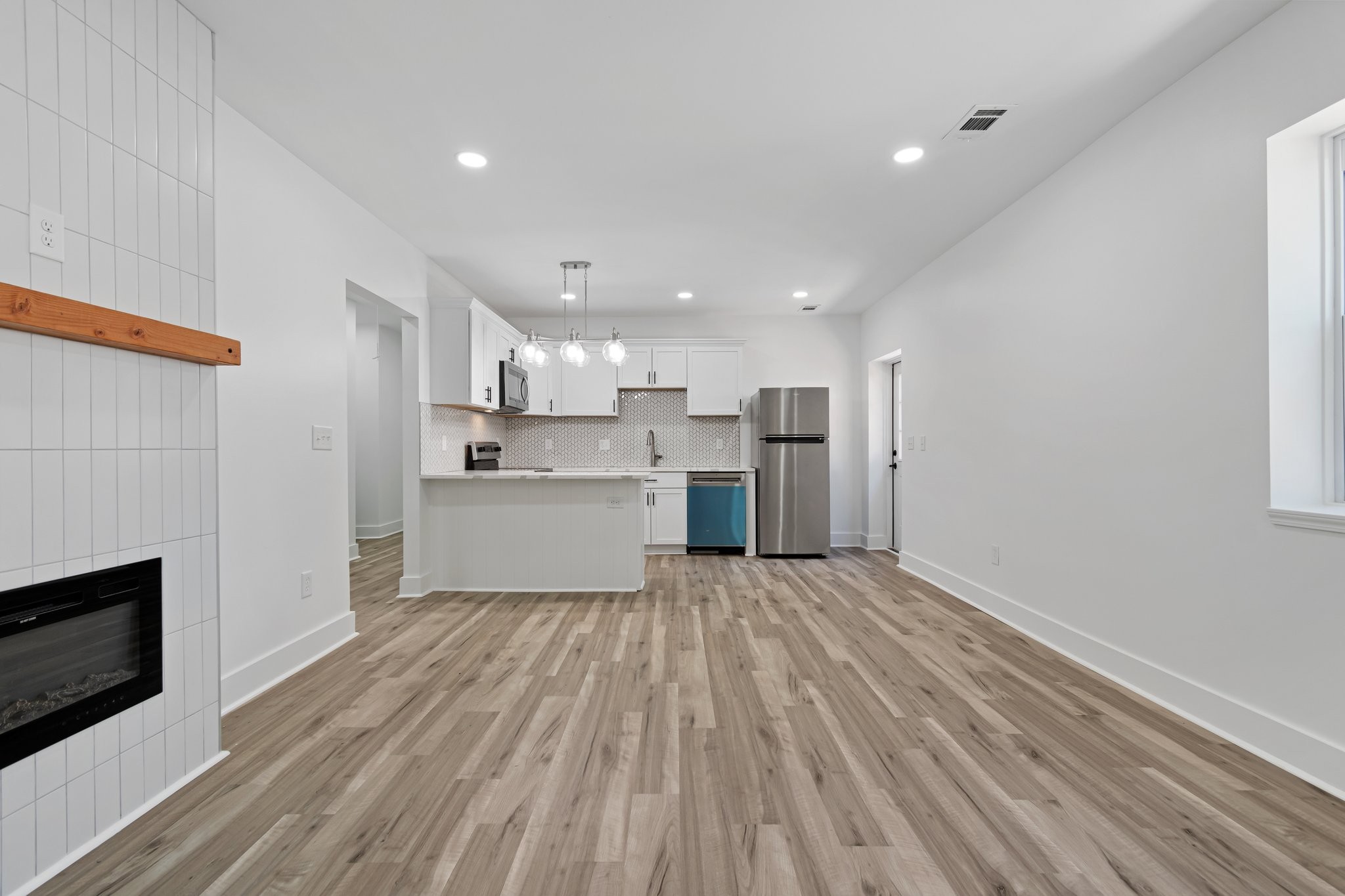 Image 8 of 8 For 7724 Swiss Avenue