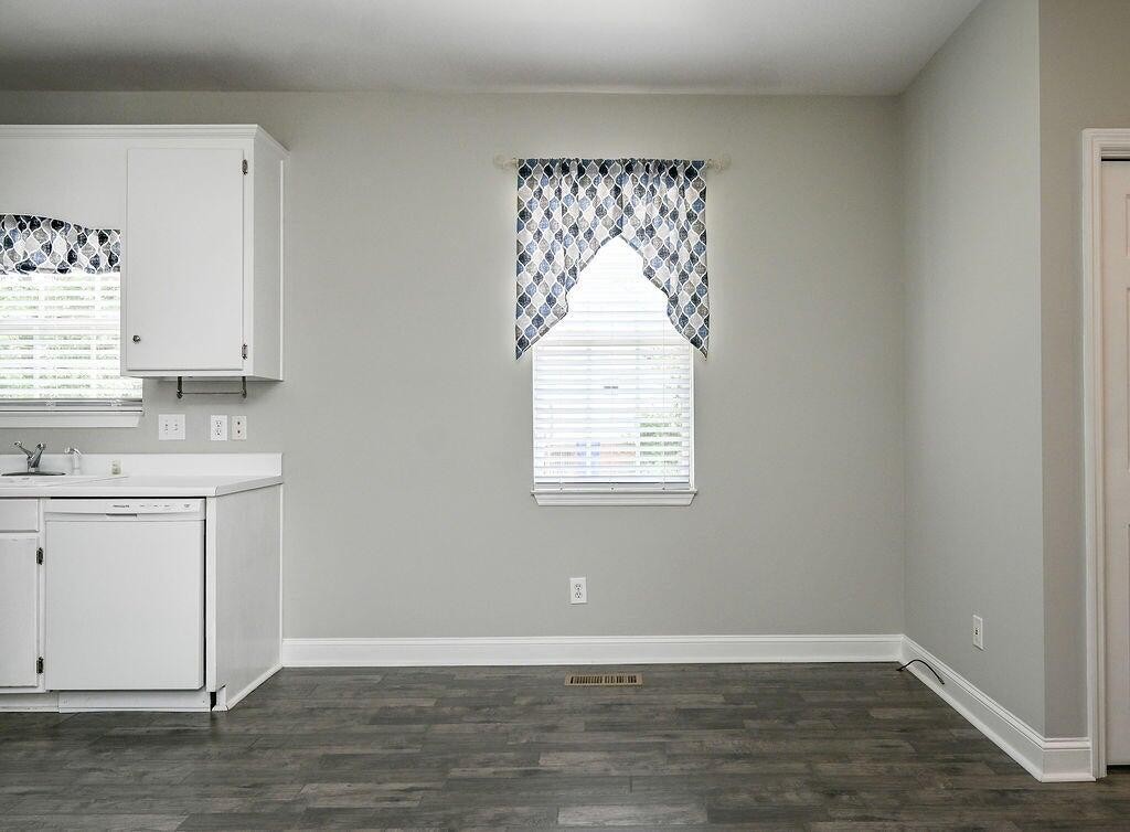 Image 11 of 49 For 26457 Vendome Court