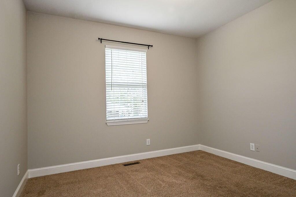 Image 18 of 49 For 26457 Vendome Court