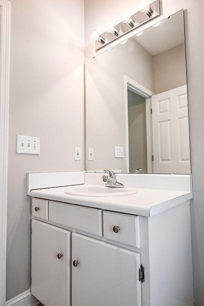 Image 20 of 49 For 26457 Vendome Court