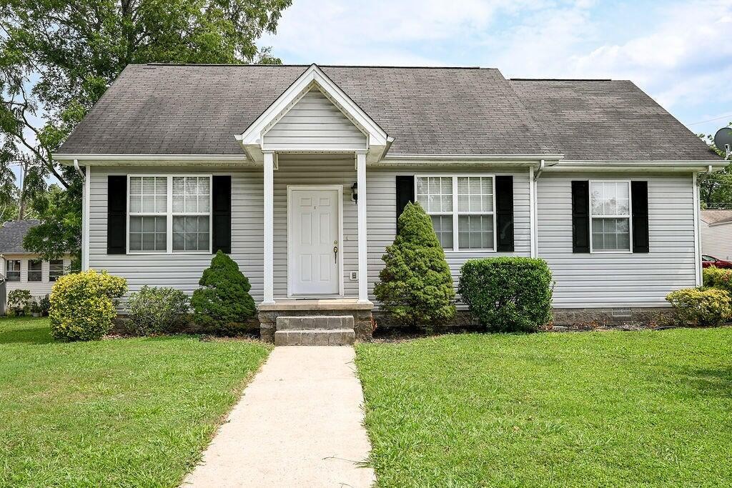 Image 21 of 49 For 26457 Vendome Court