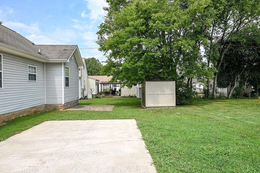 Image 22 of 49 For 26457 Vendome Court