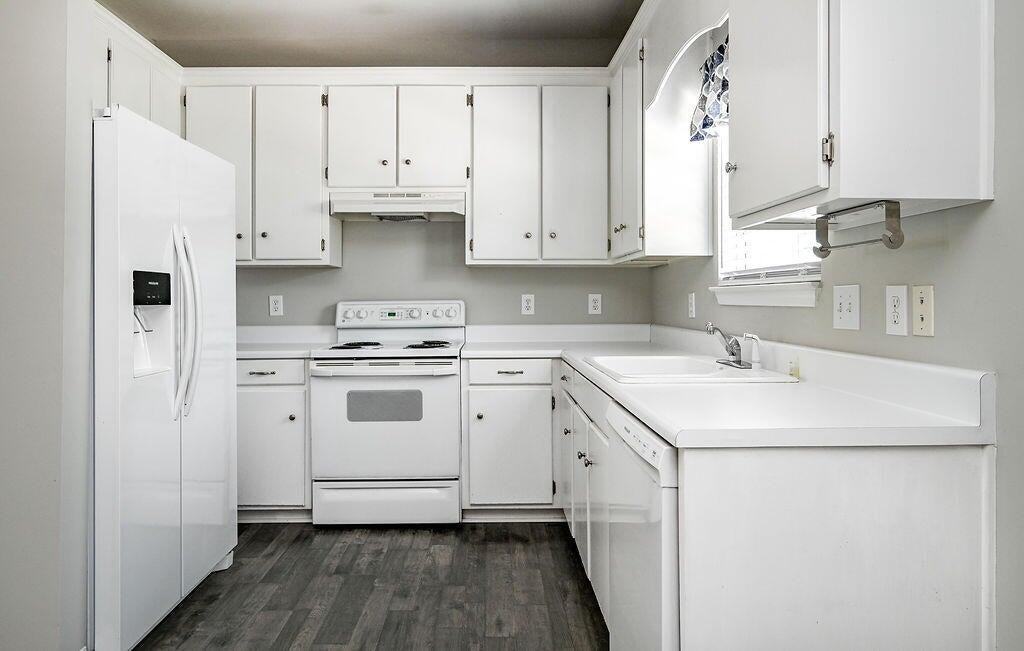 Image 6 of 49 For 26457 Vendome Court