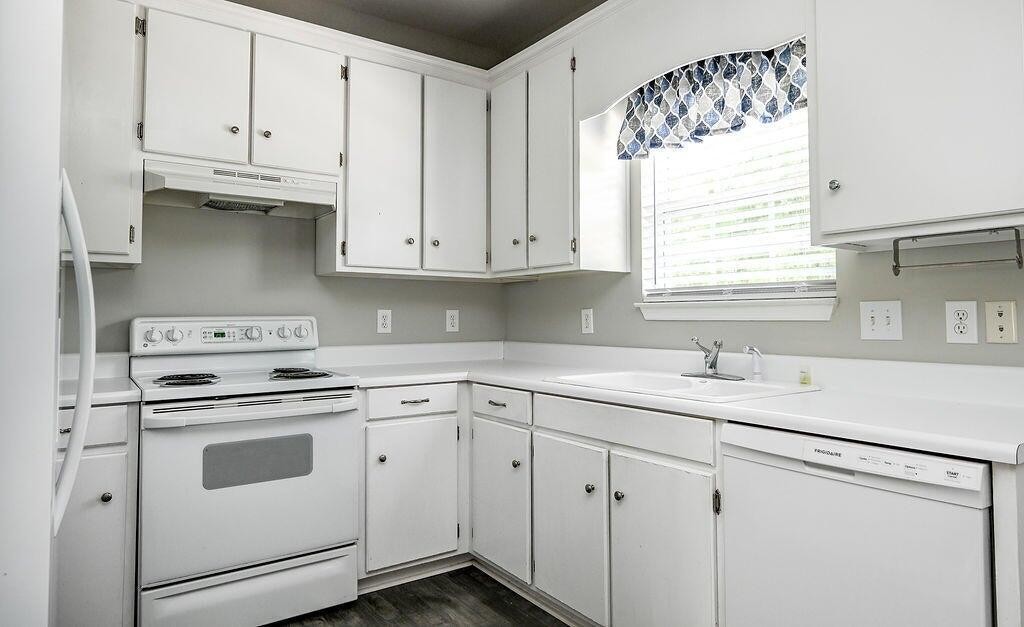 Image 7 of 49 For 26457 Vendome Court