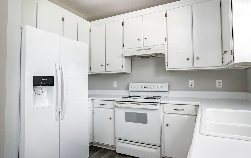 Image 8 of 49 For 26457 Vendome Court