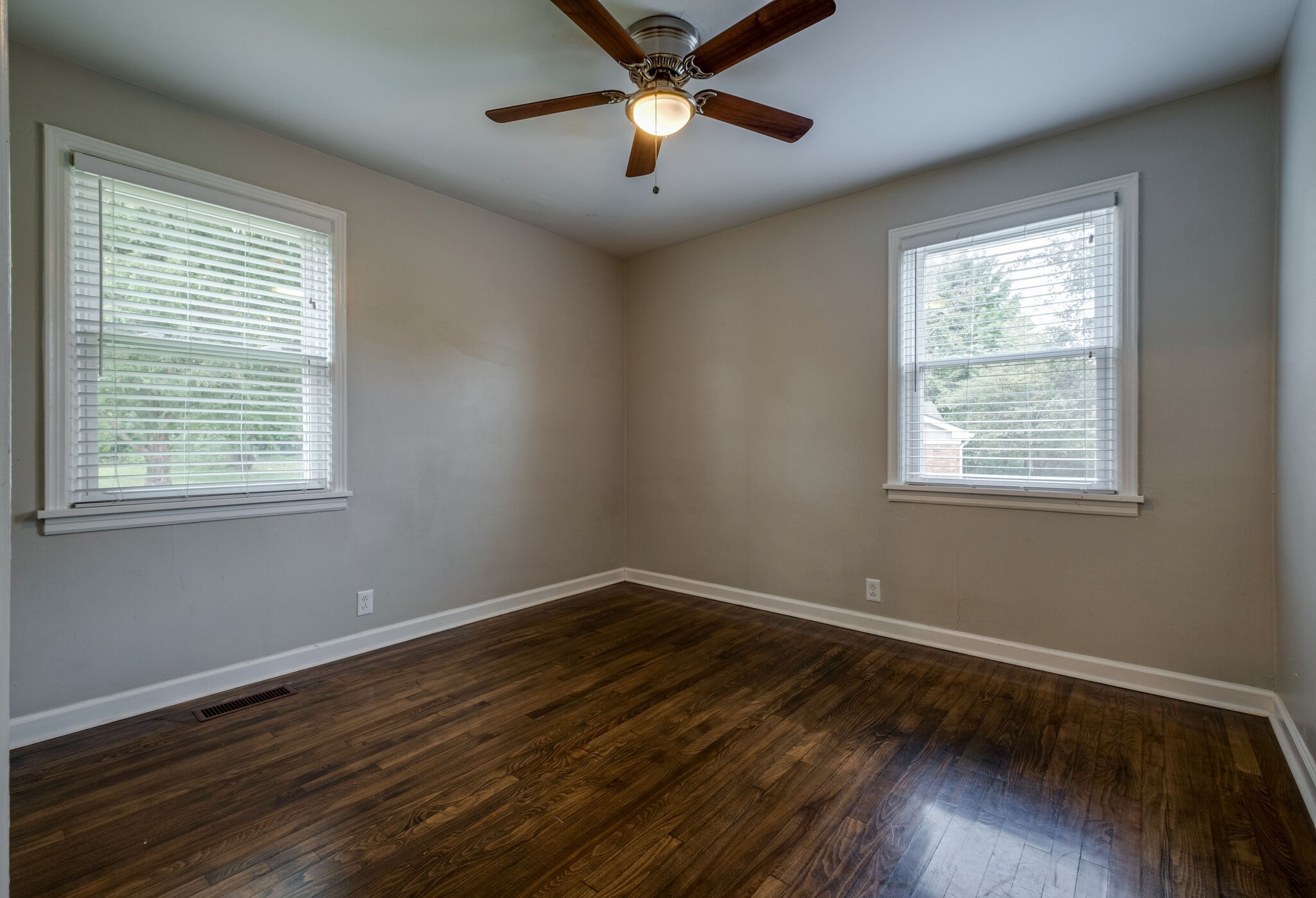 Image 19 of 29 For 12251 Red Maple Street