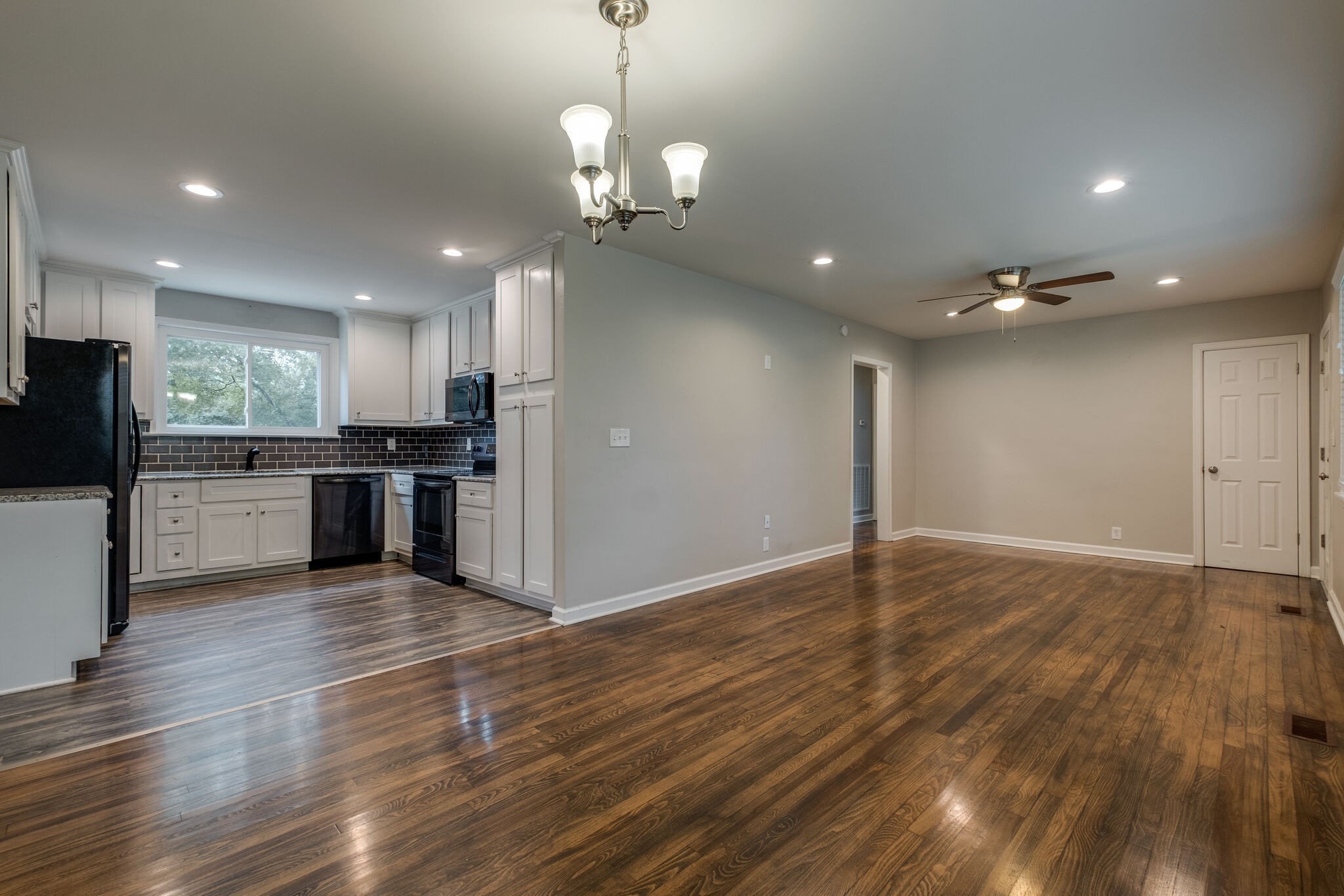 Image 8 of 29 For 12251 Red Maple Street