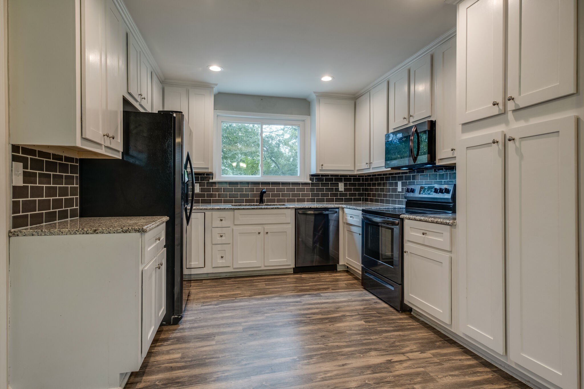 Image 9 of 29 For 12251 Red Maple Street