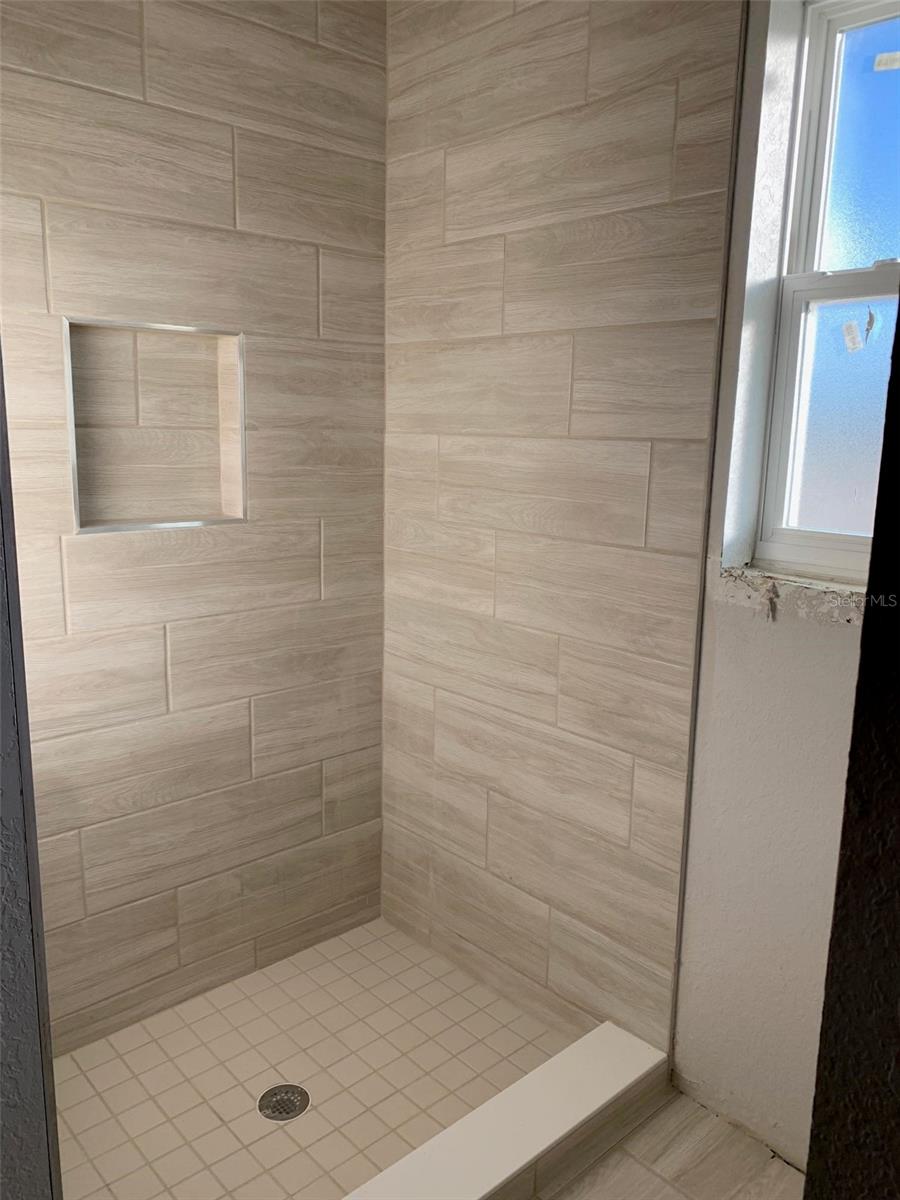 Listing photo id 26 for 348 Rexford Drive