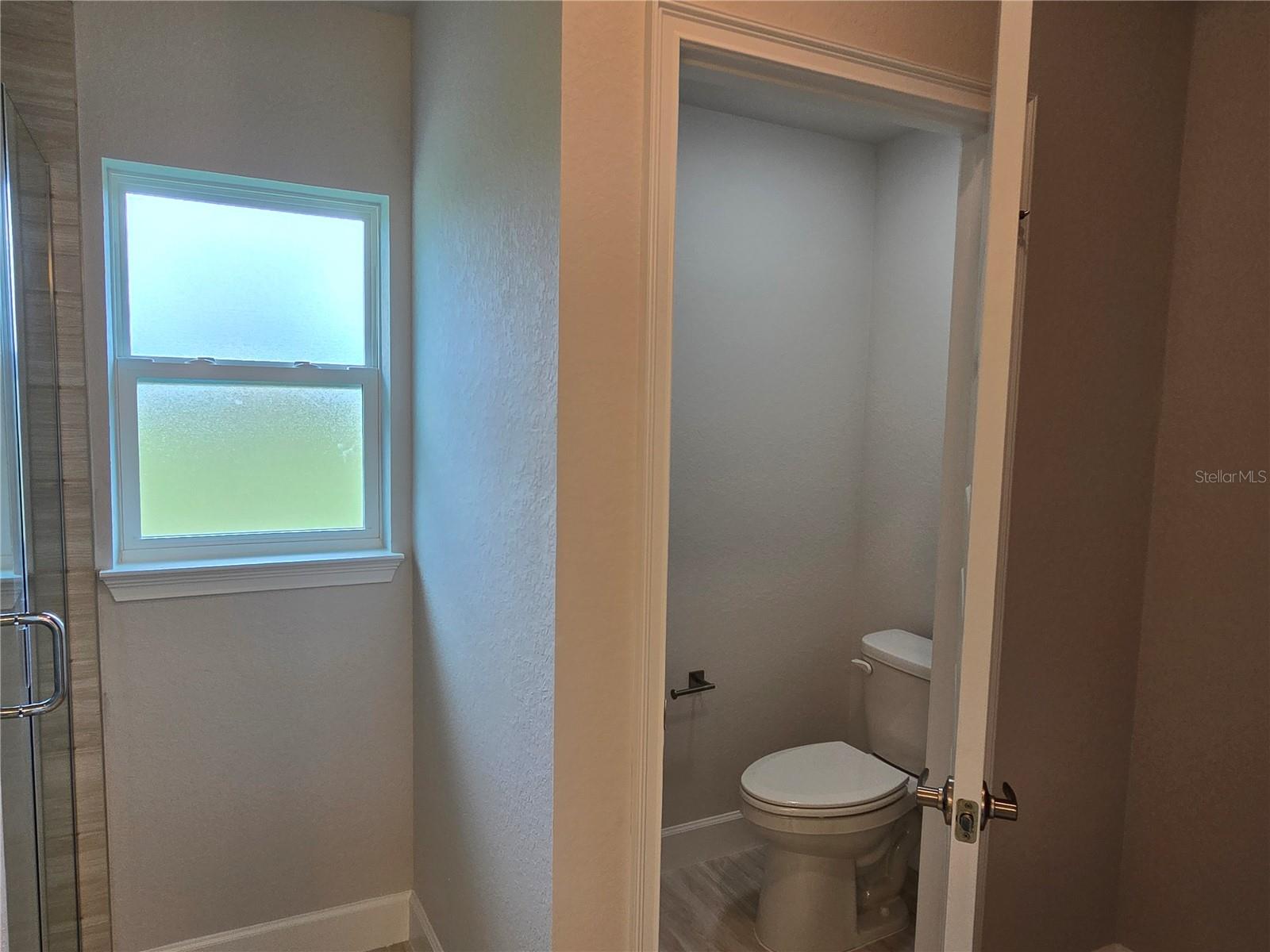 Listing photo id 27 for 348 Rexford Drive