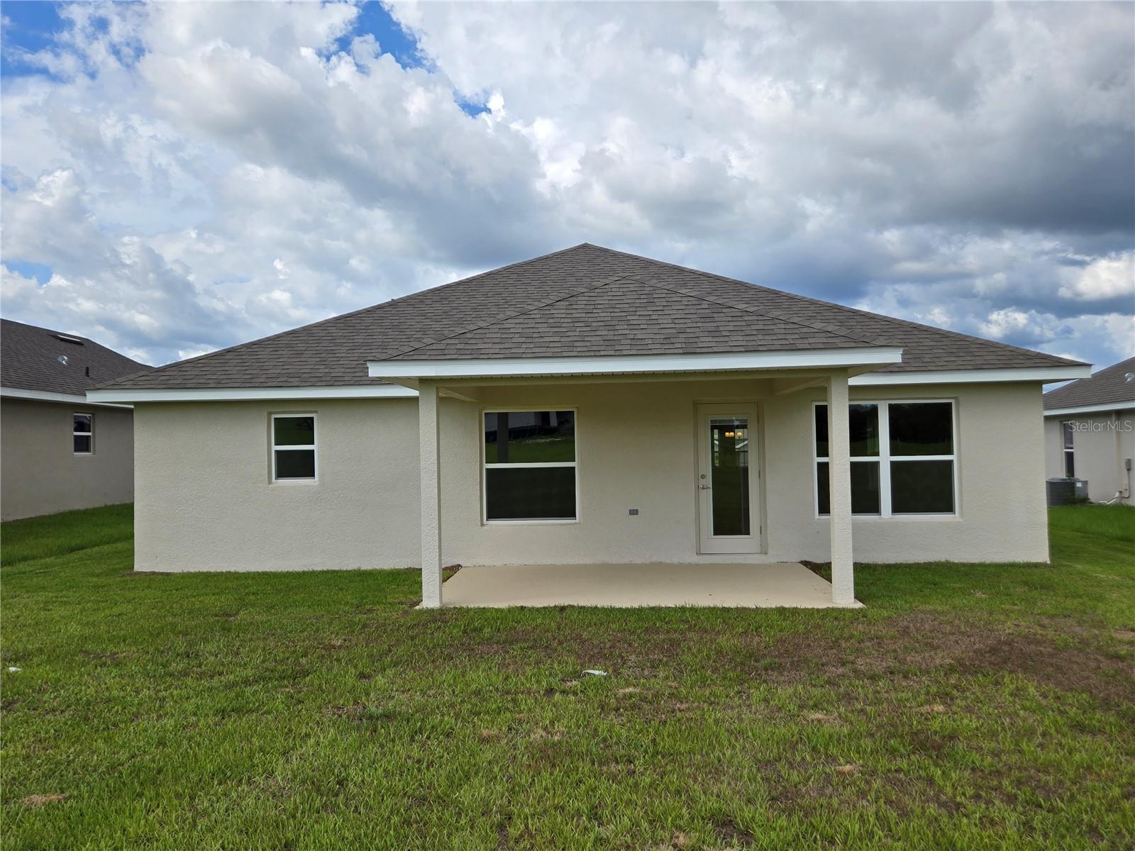 Listing photo id 33 for 348 Rexford Drive