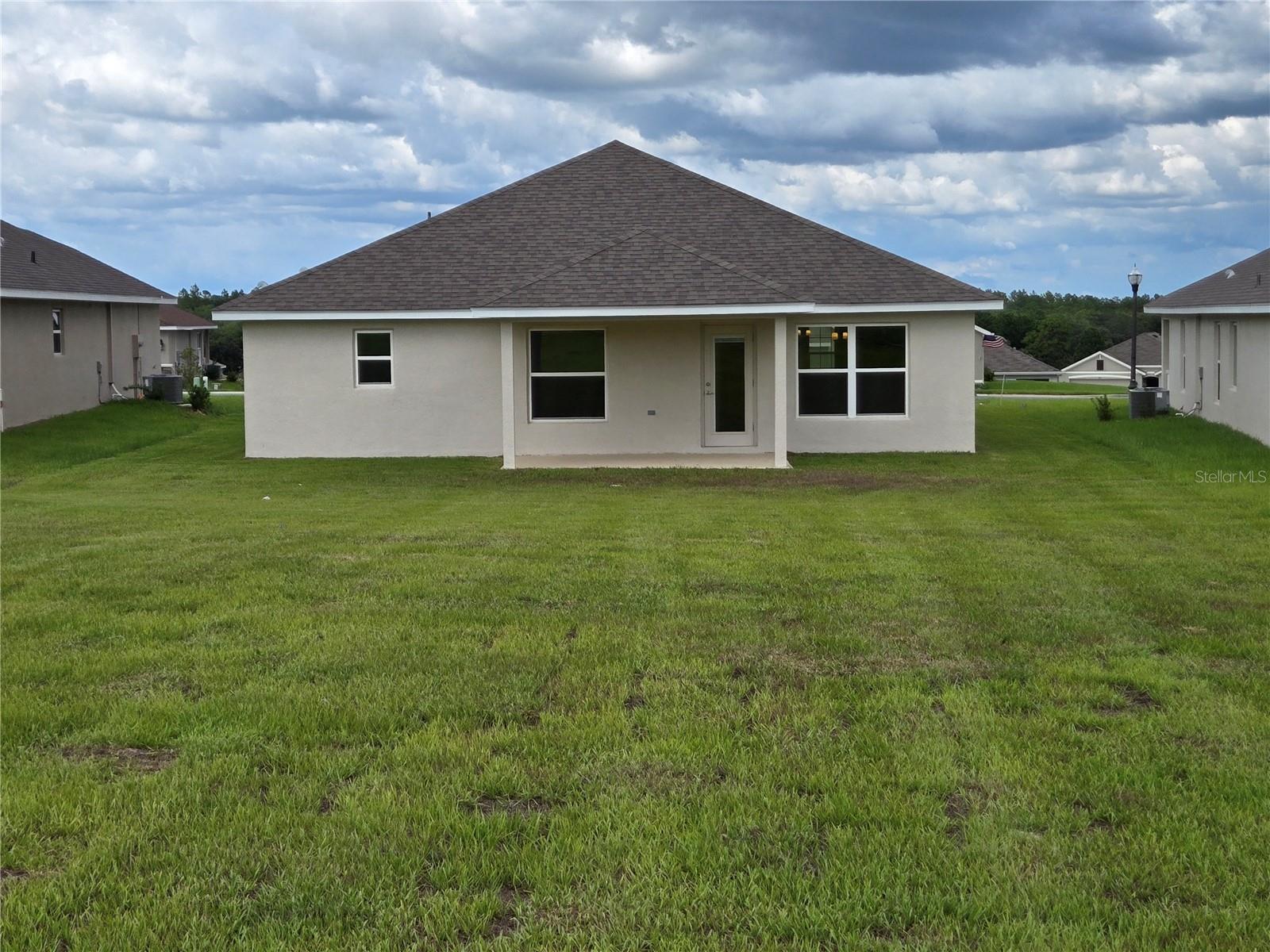 Listing photo id 34 for 348 Rexford Drive