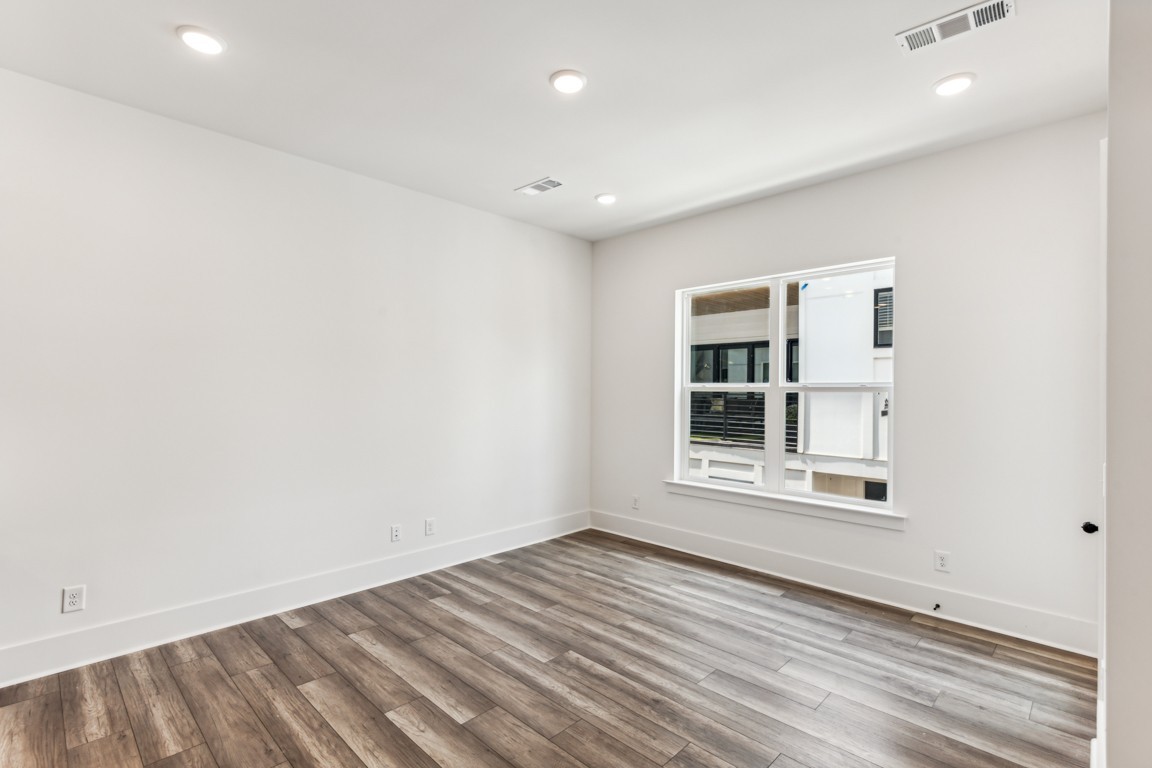Image 20 of 22 For 2492 100th Street