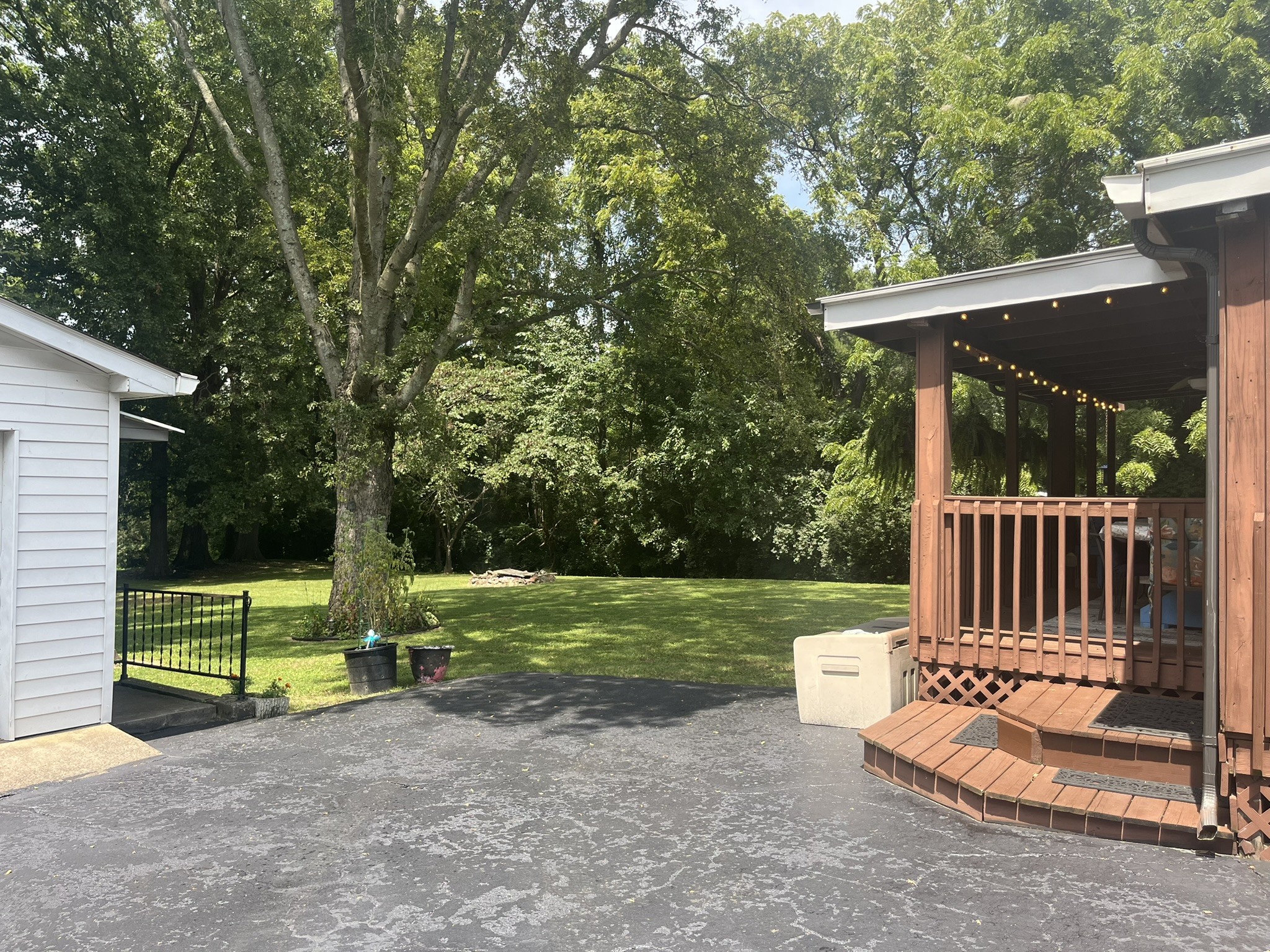 Listing photo id 13 for 50 Grass Street