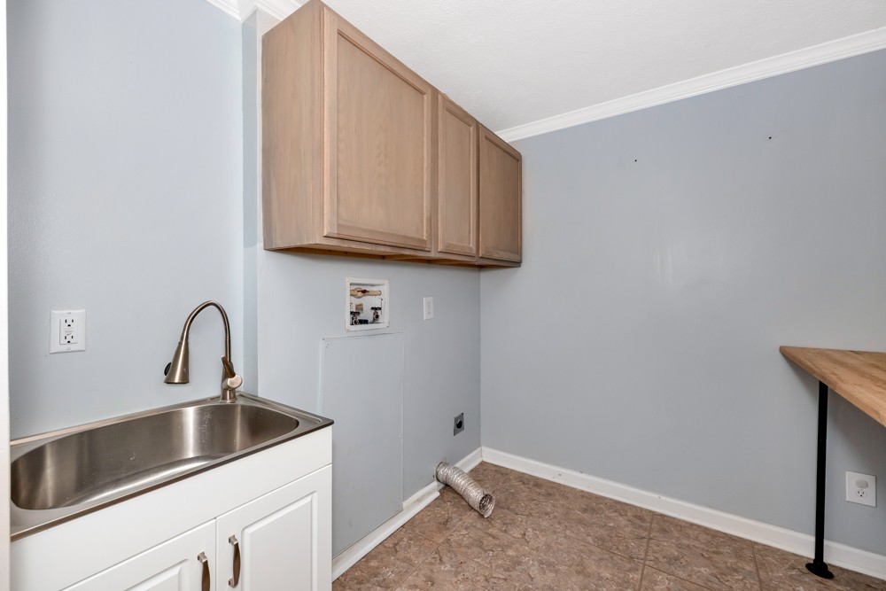 Listing photo id 15 for 27 2nd Street