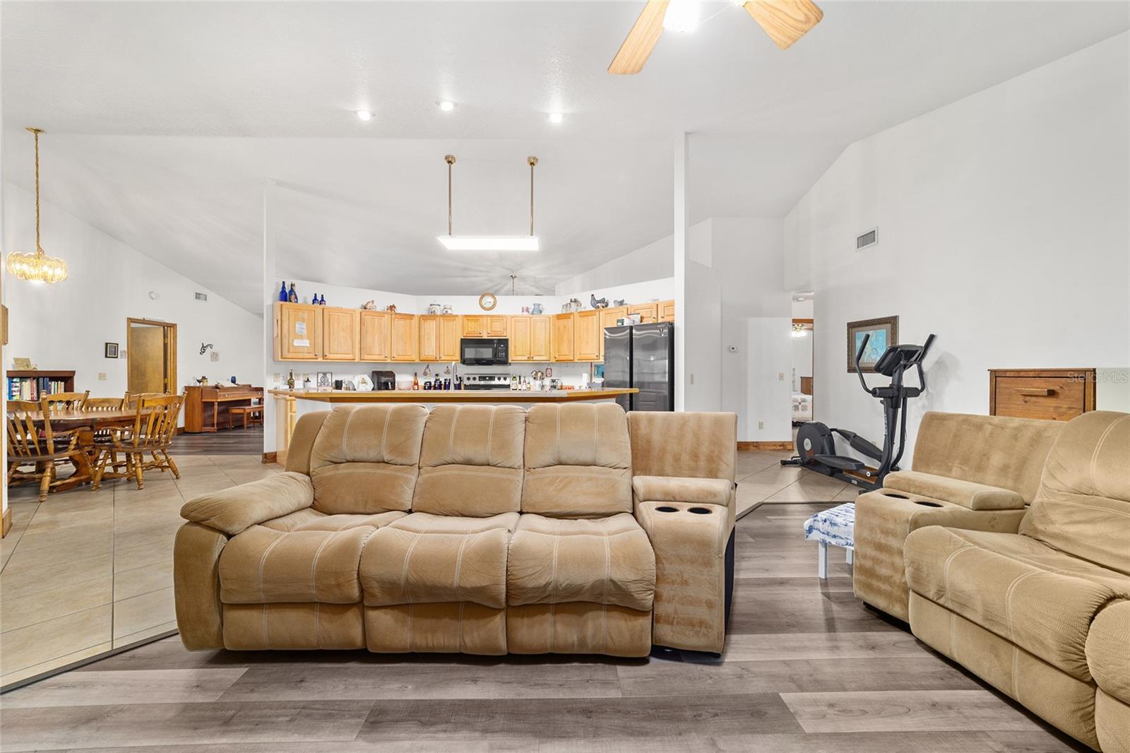 Image 89 of 92 For 2821 80th Street