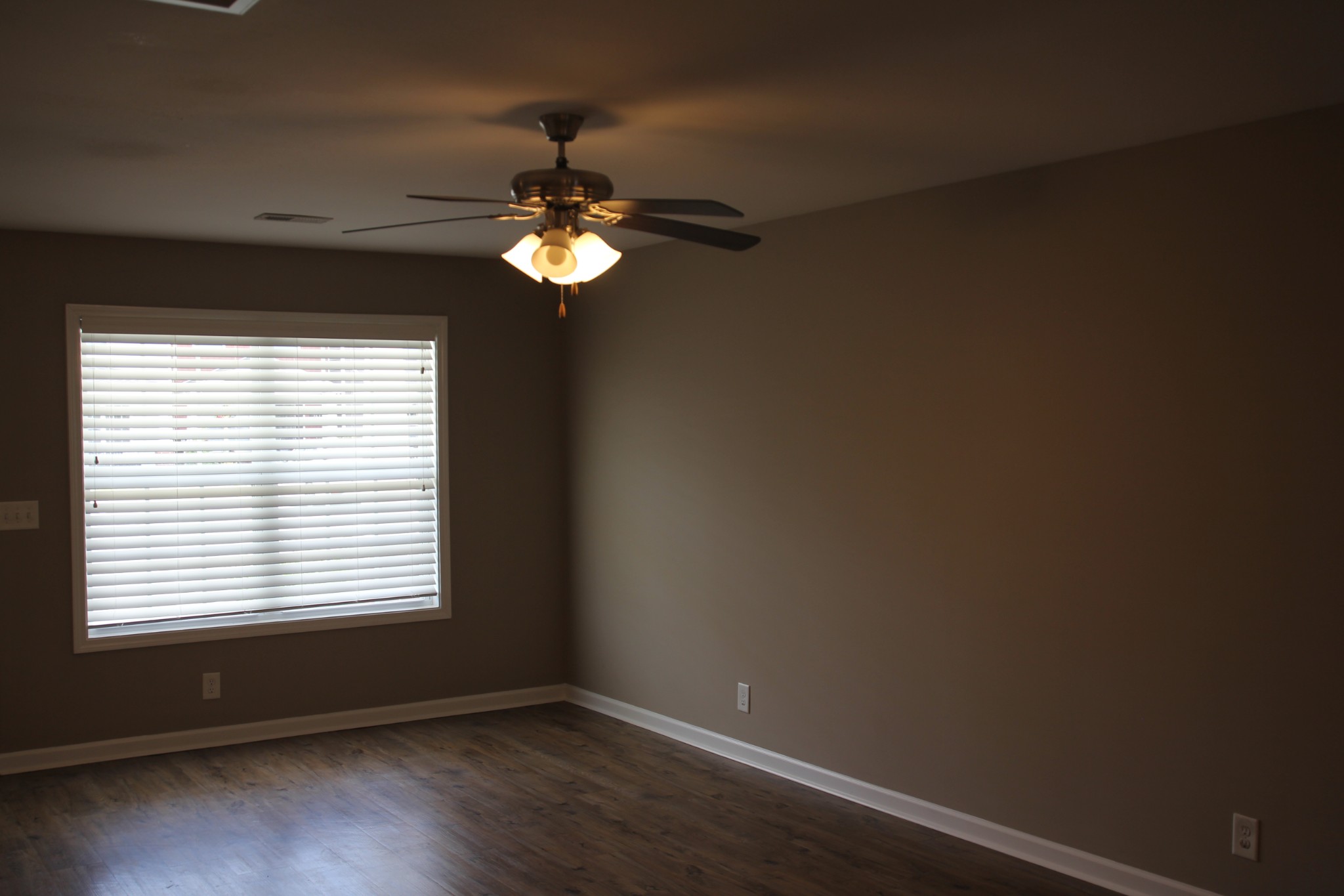 Image 10 of 23 For 6009 107th Street