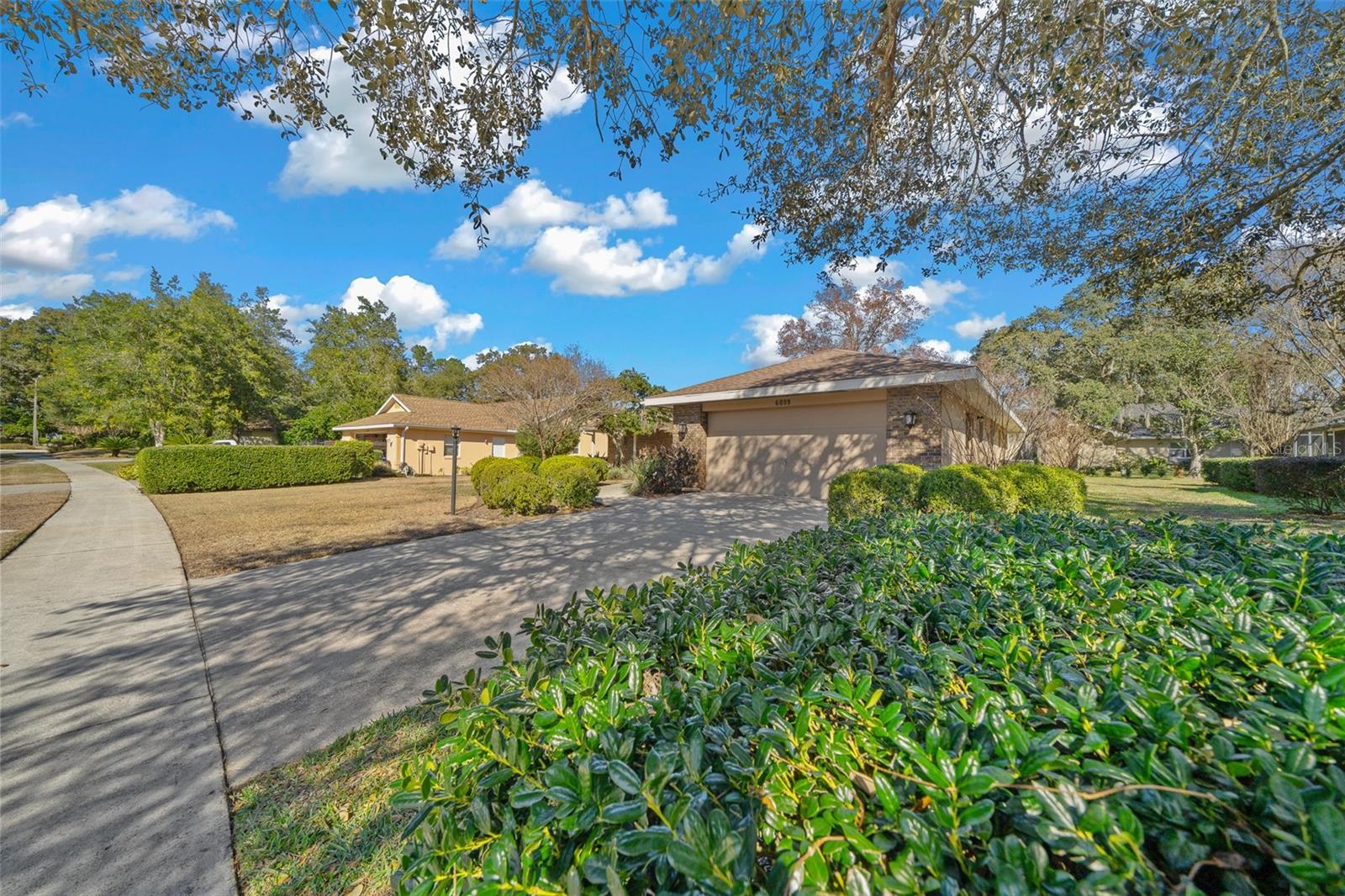 Listing photo id 68 for 6099 Douneray Loop