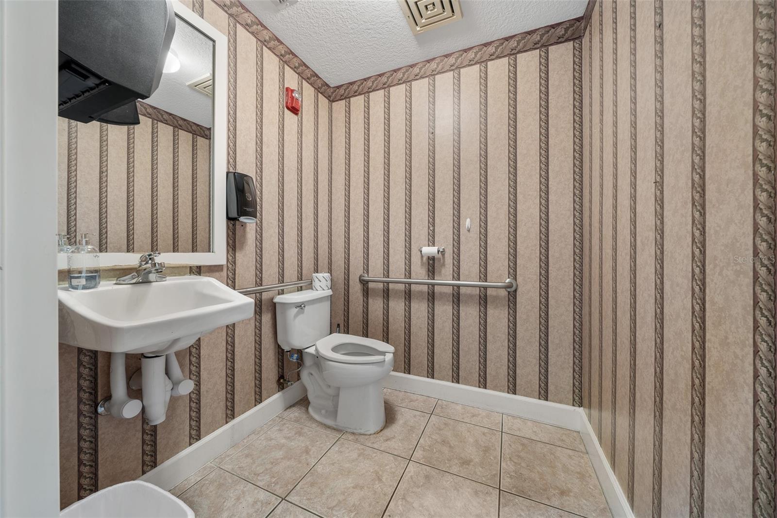 Image 32 of 42 For 5925 Abshier Boulevard