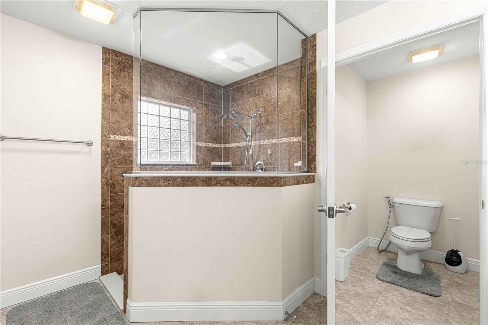 Image 14 of 38 For 3707 24th Street