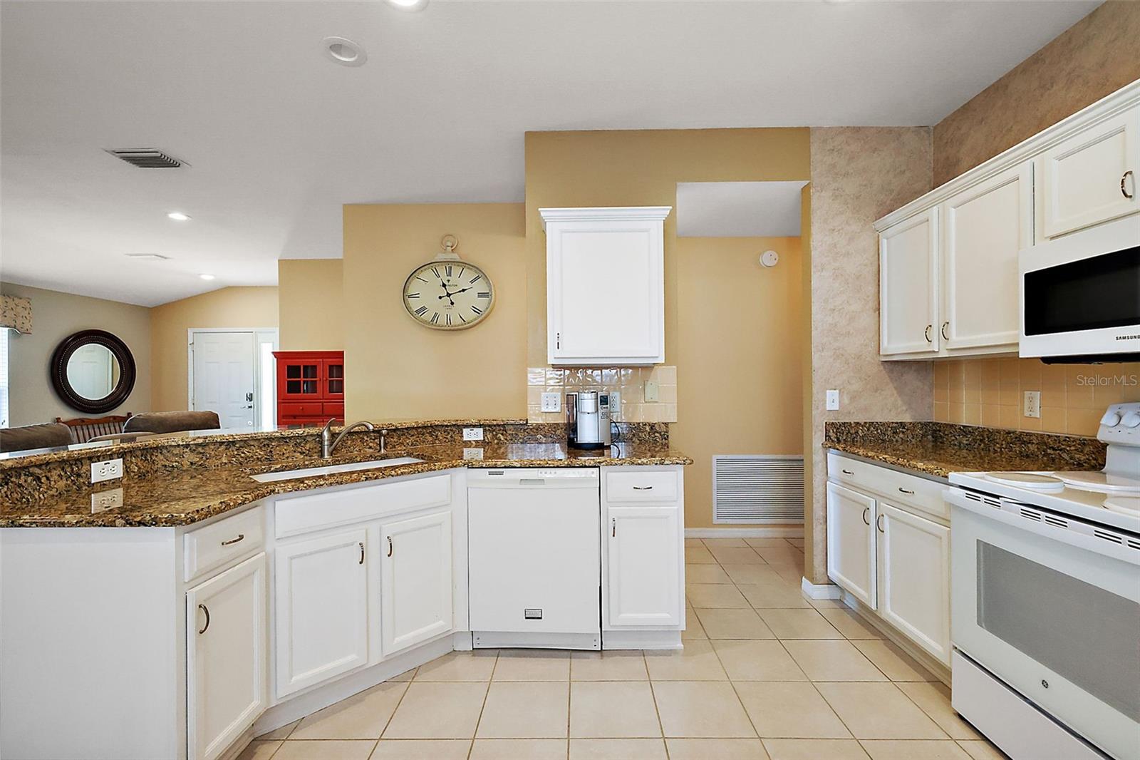 Image 13 of 51 For 14315 85th Avenue