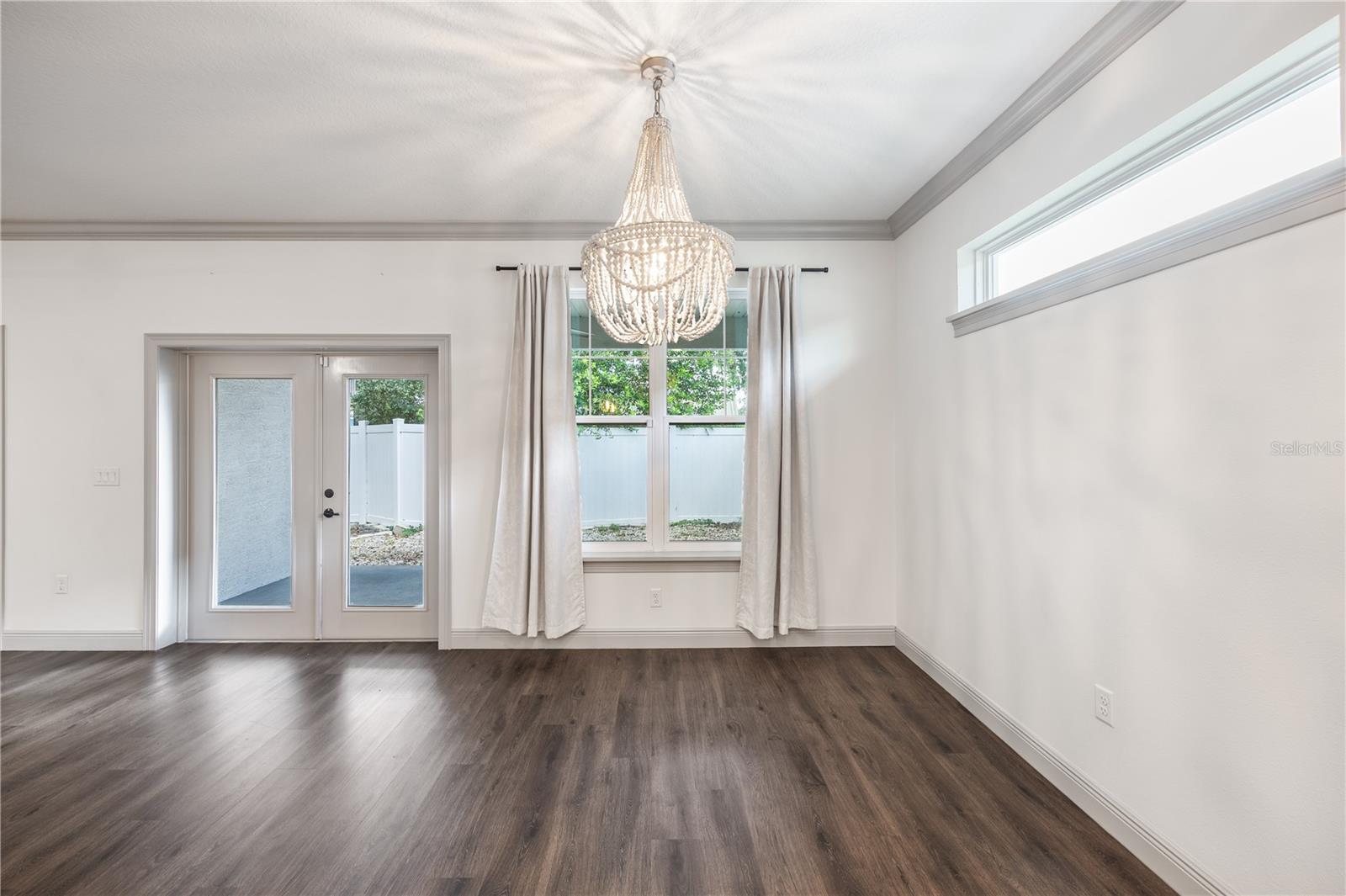 Listing photo id 18 for 4721 25th Loop