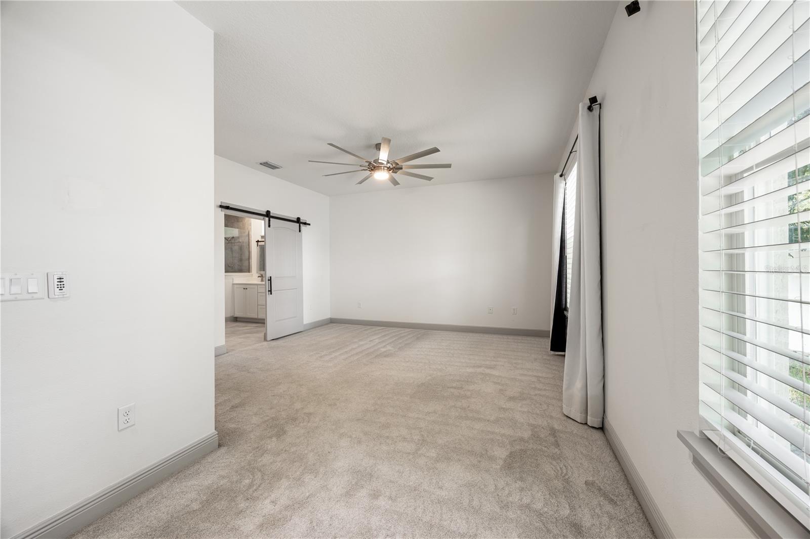 Listing photo id 19 for 4721 25th Loop