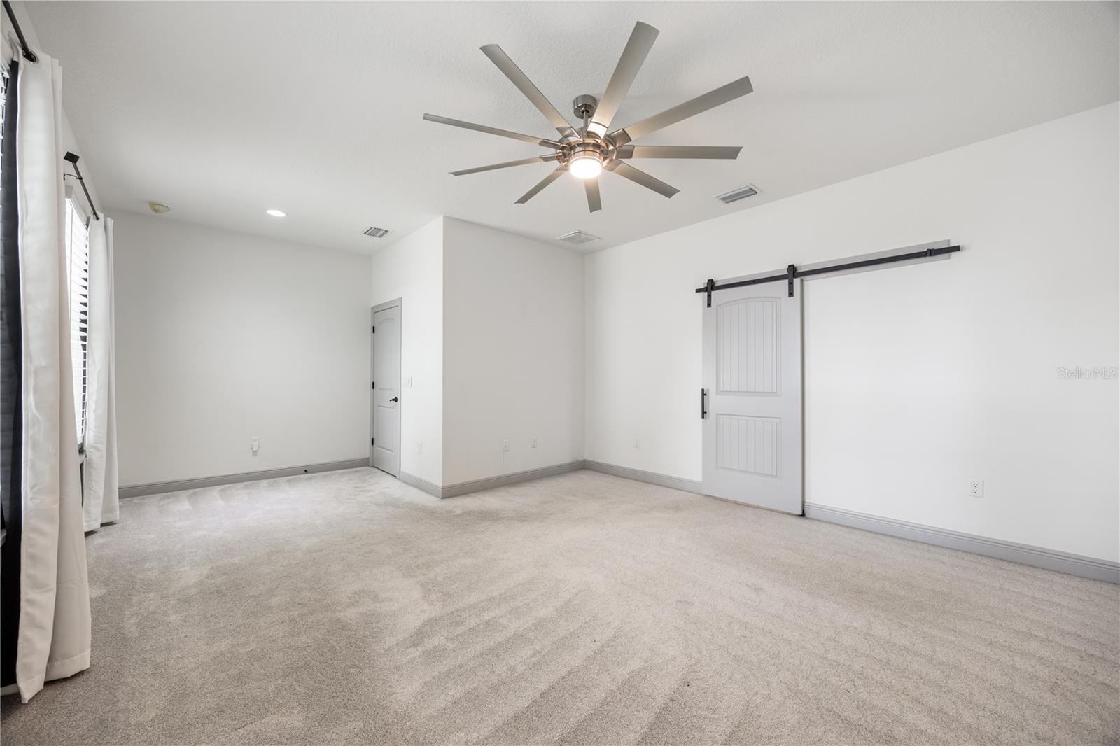 Listing photo id 20 for 4721 25th Loop
