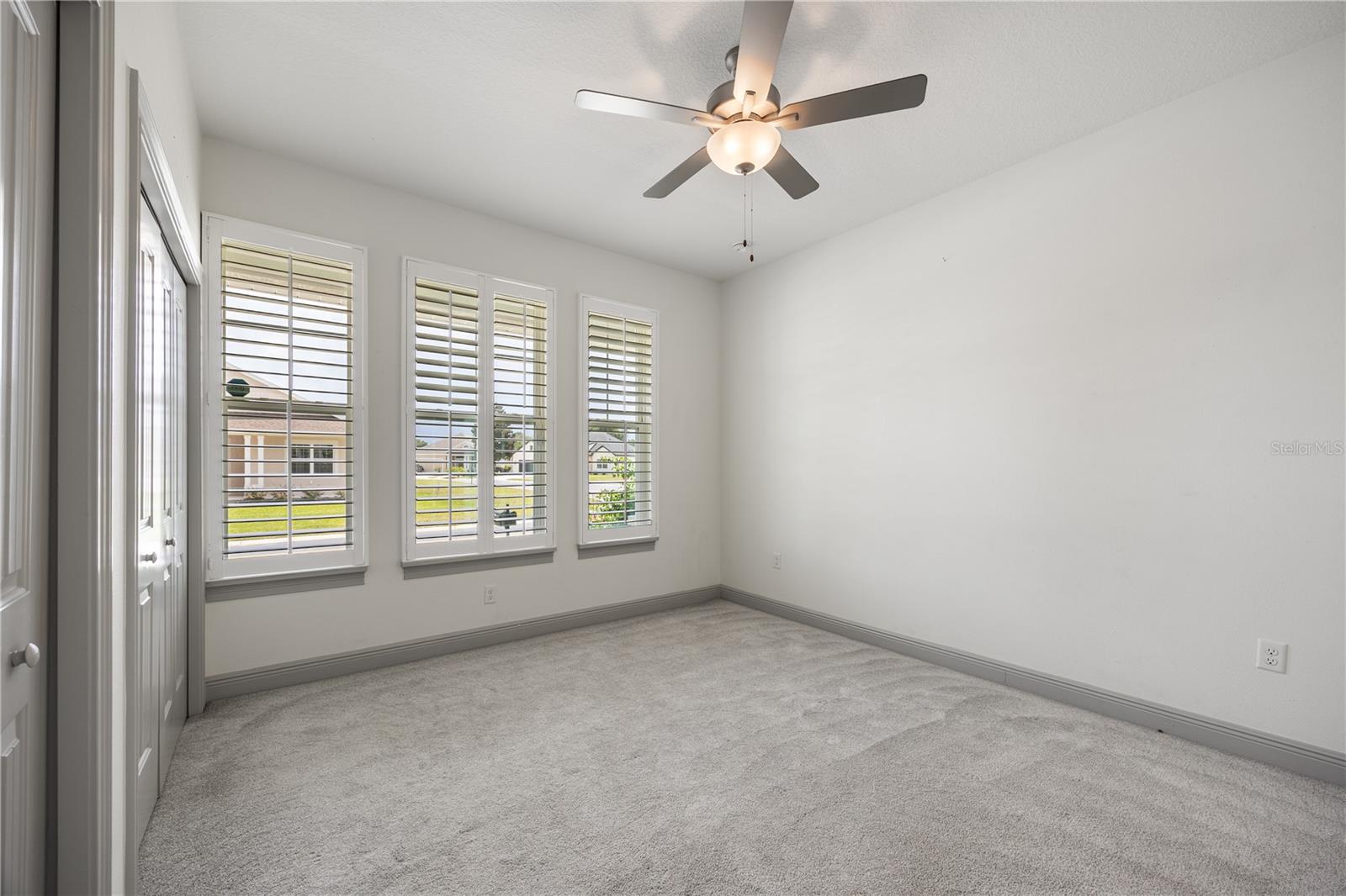 Listing photo id 21 for 4721 25th Loop