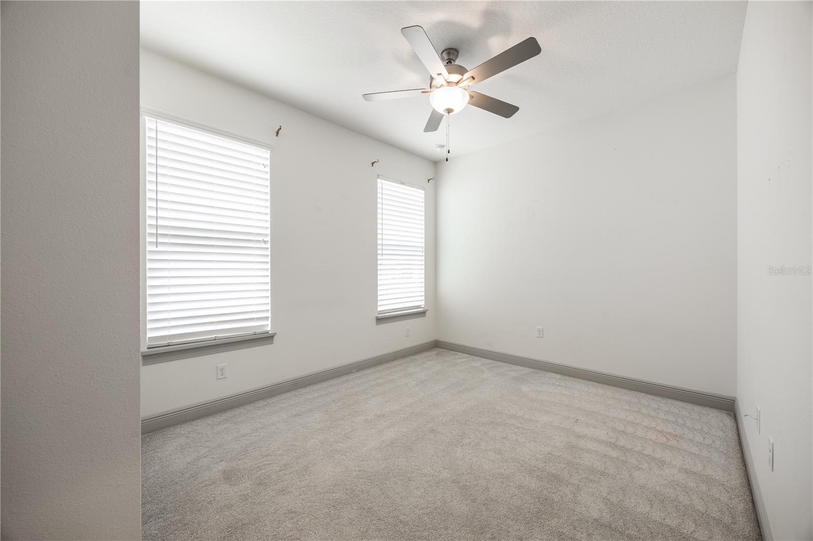 Listing photo id 22 for 4721 25th Loop