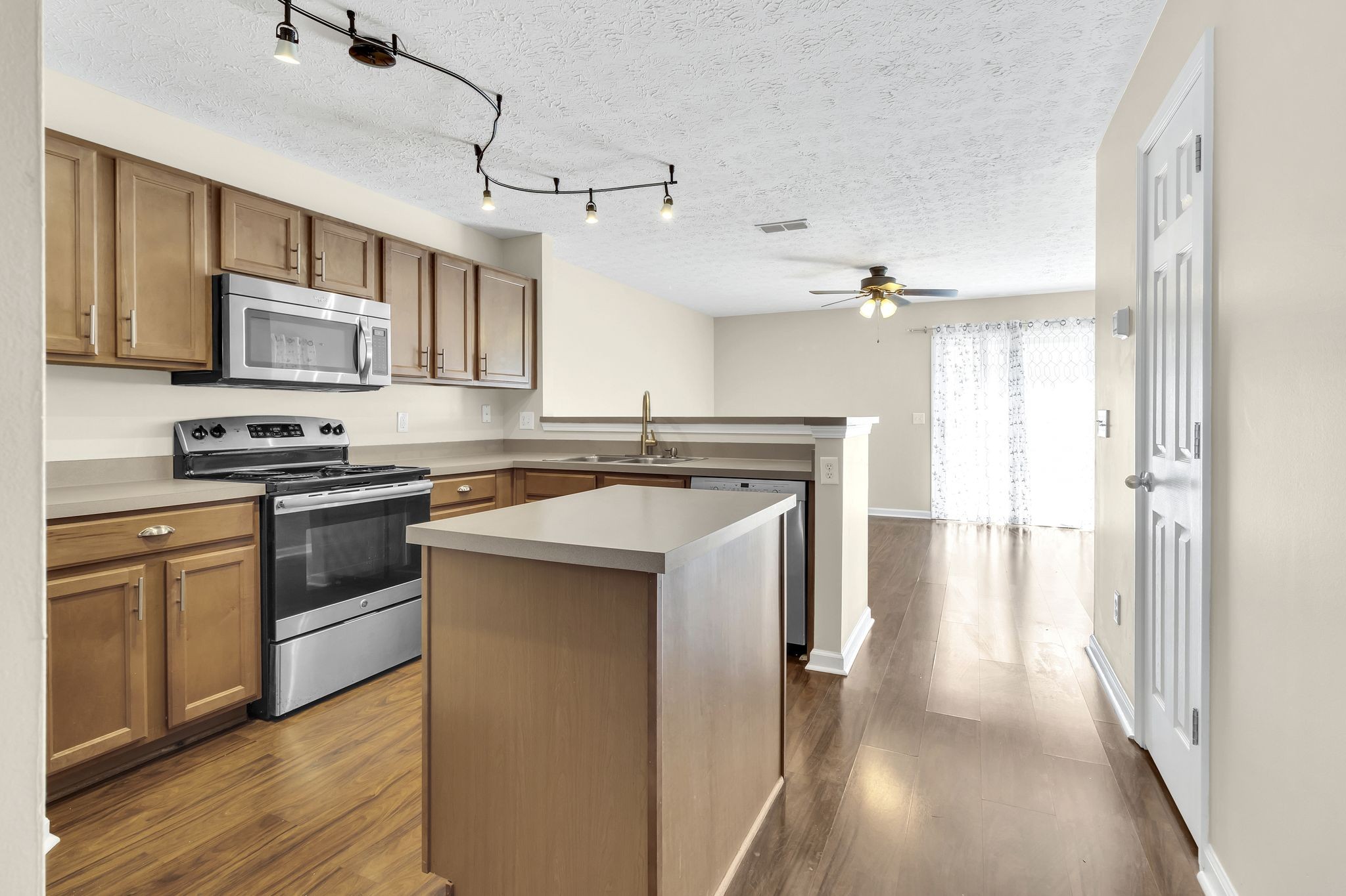Image 6 of 19 For 4373 90th Place
