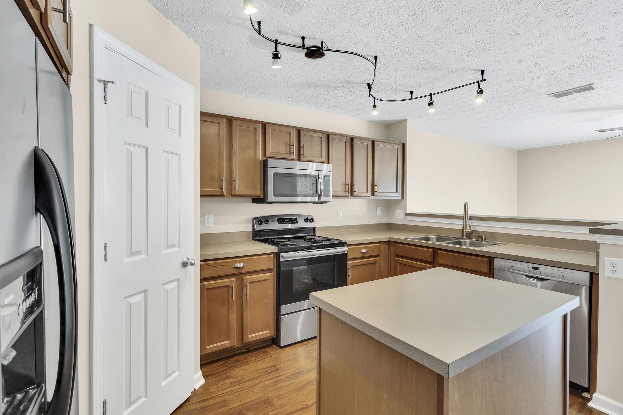 Image 7 of 19 For 4373 90th Place