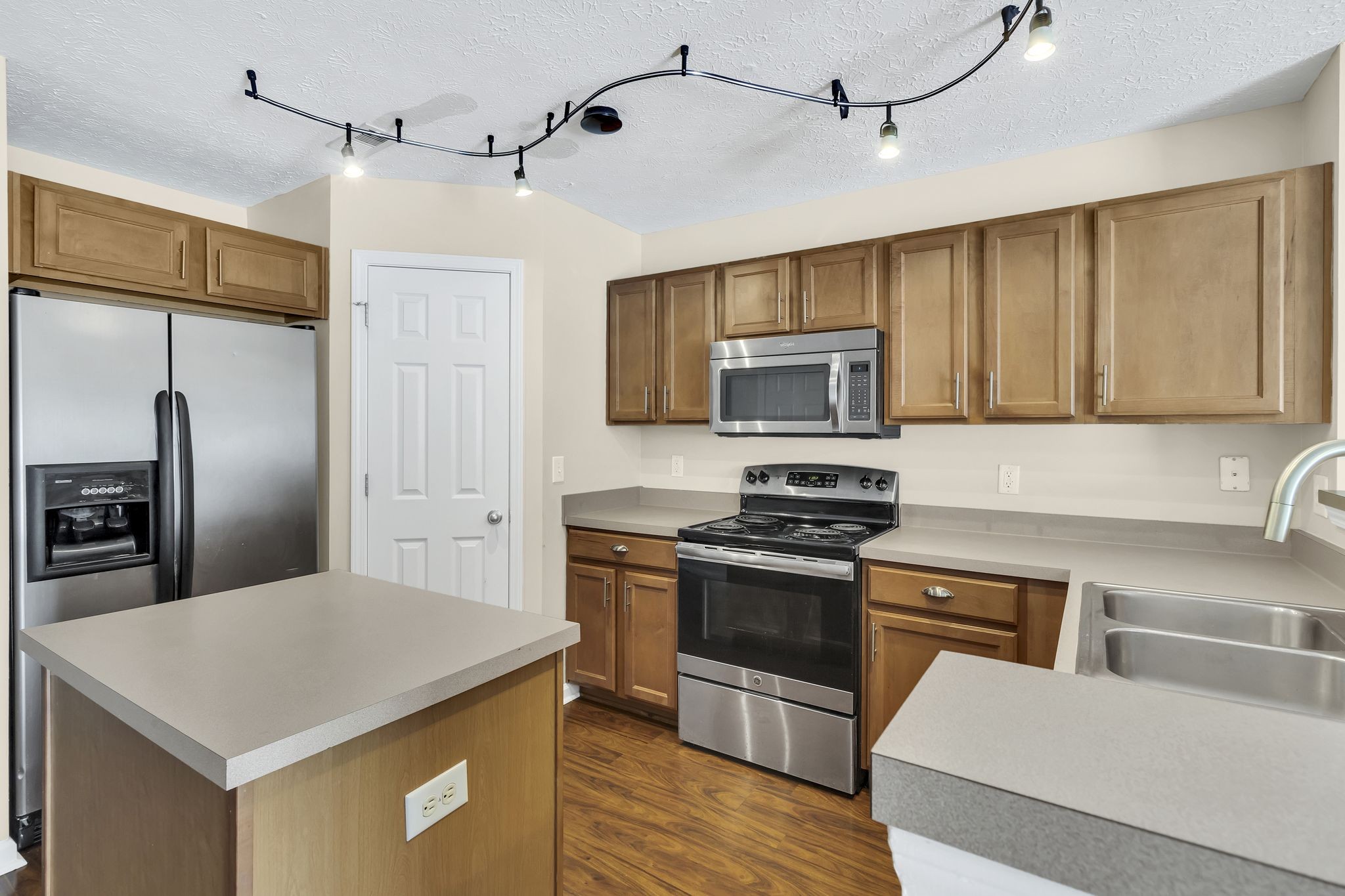 Image 8 of 19 For 4373 90th Place