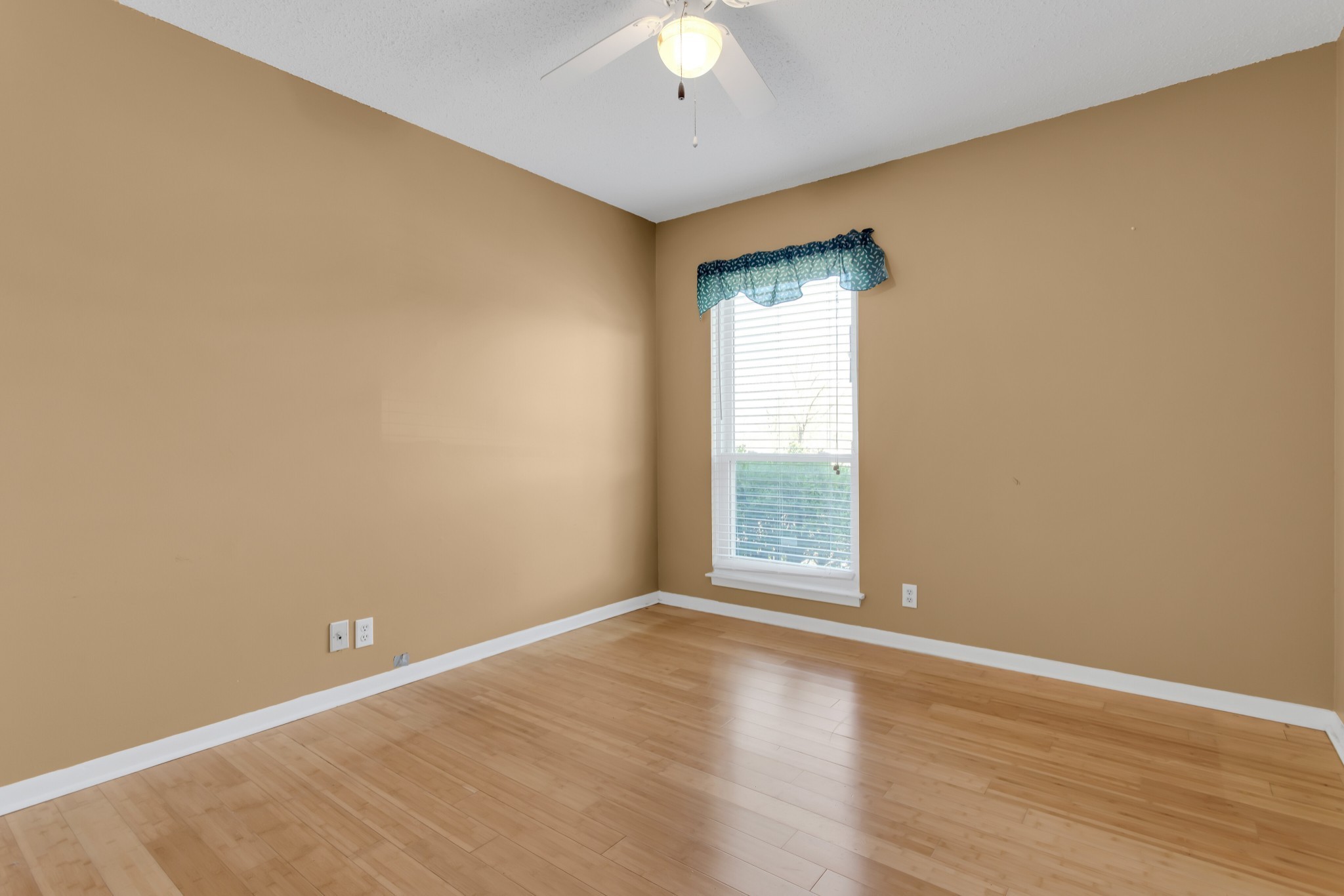 Image 17 of 18 For 10927 41st Avenue