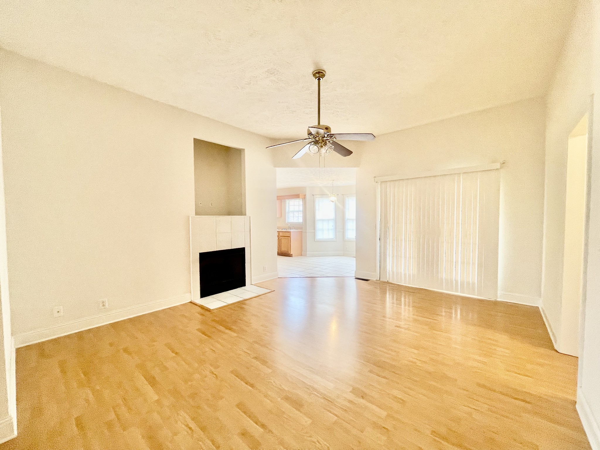 Image 5 of 7 For 1510 Grant Avenue