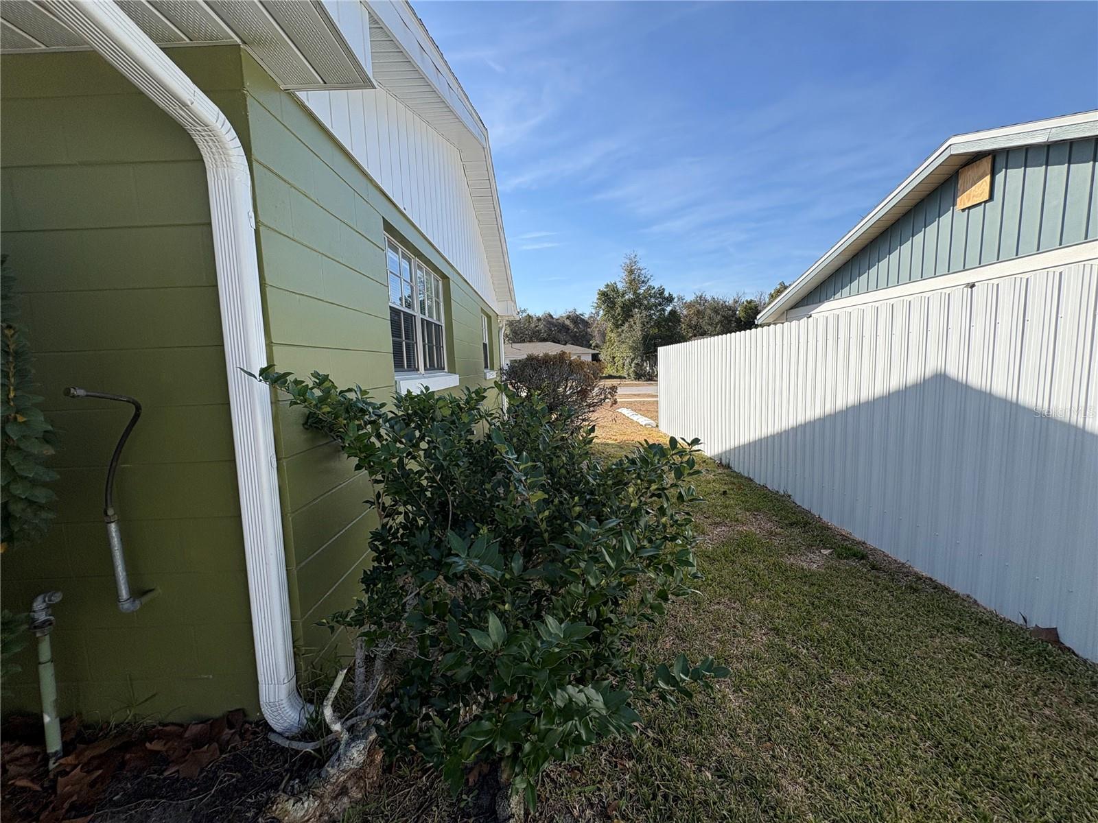 Image 30 of 35 For 15083 43rd Terrace Road