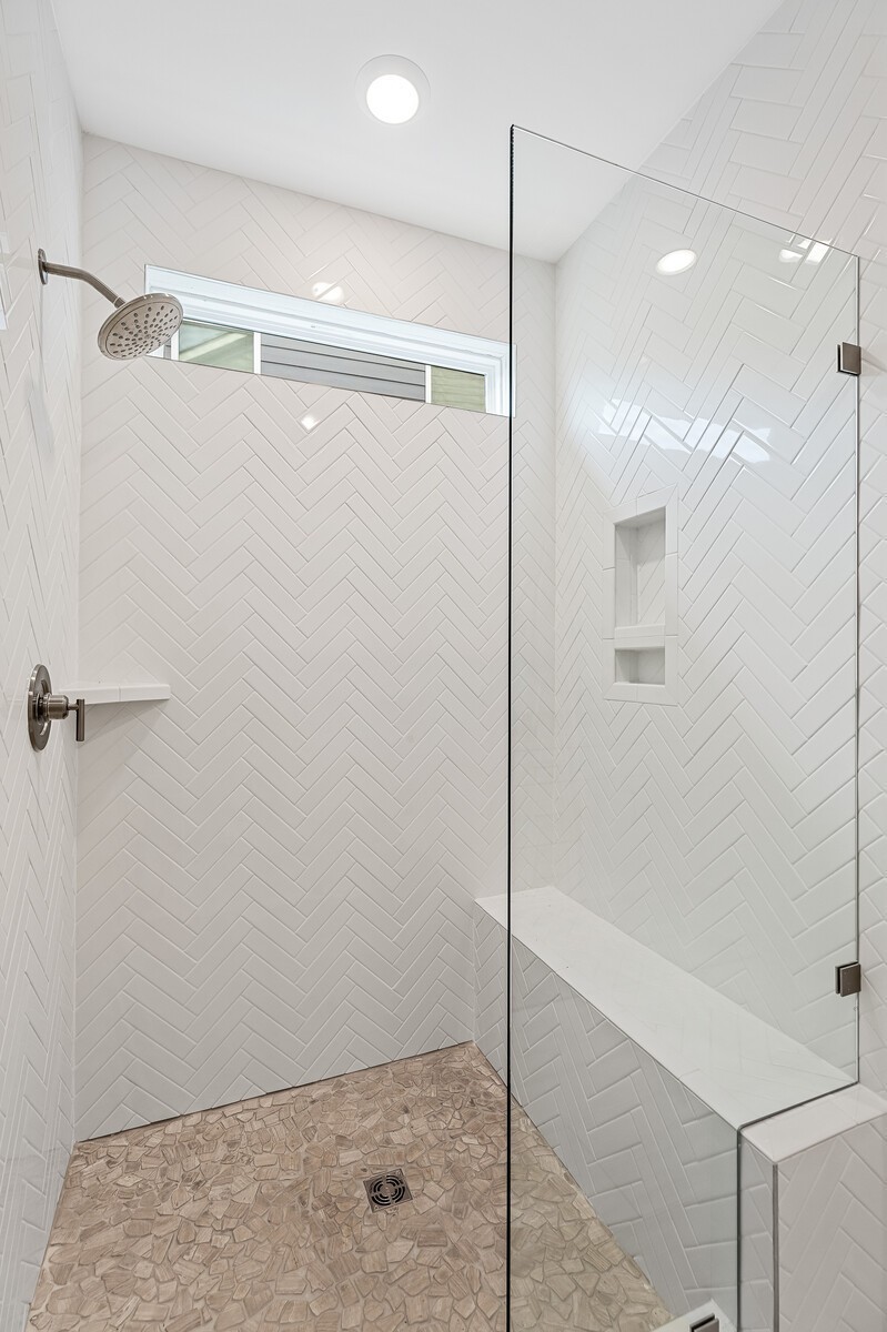 Image 31 of 48 For 7123 Tallwood Dr
