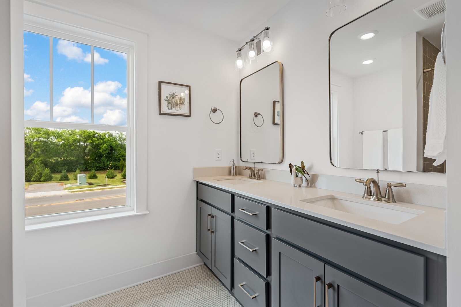 Image 41 of 48 For 7123 Tallwood Dr