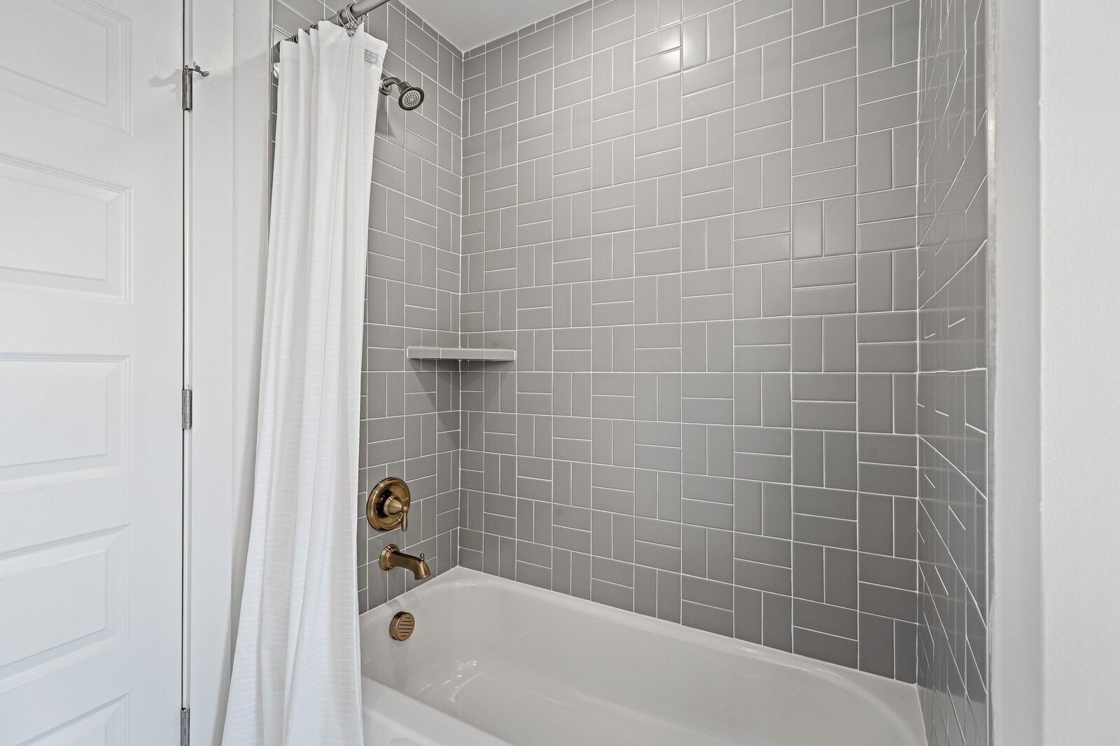 Image 42 of 48 For 7123 Tallwood Dr