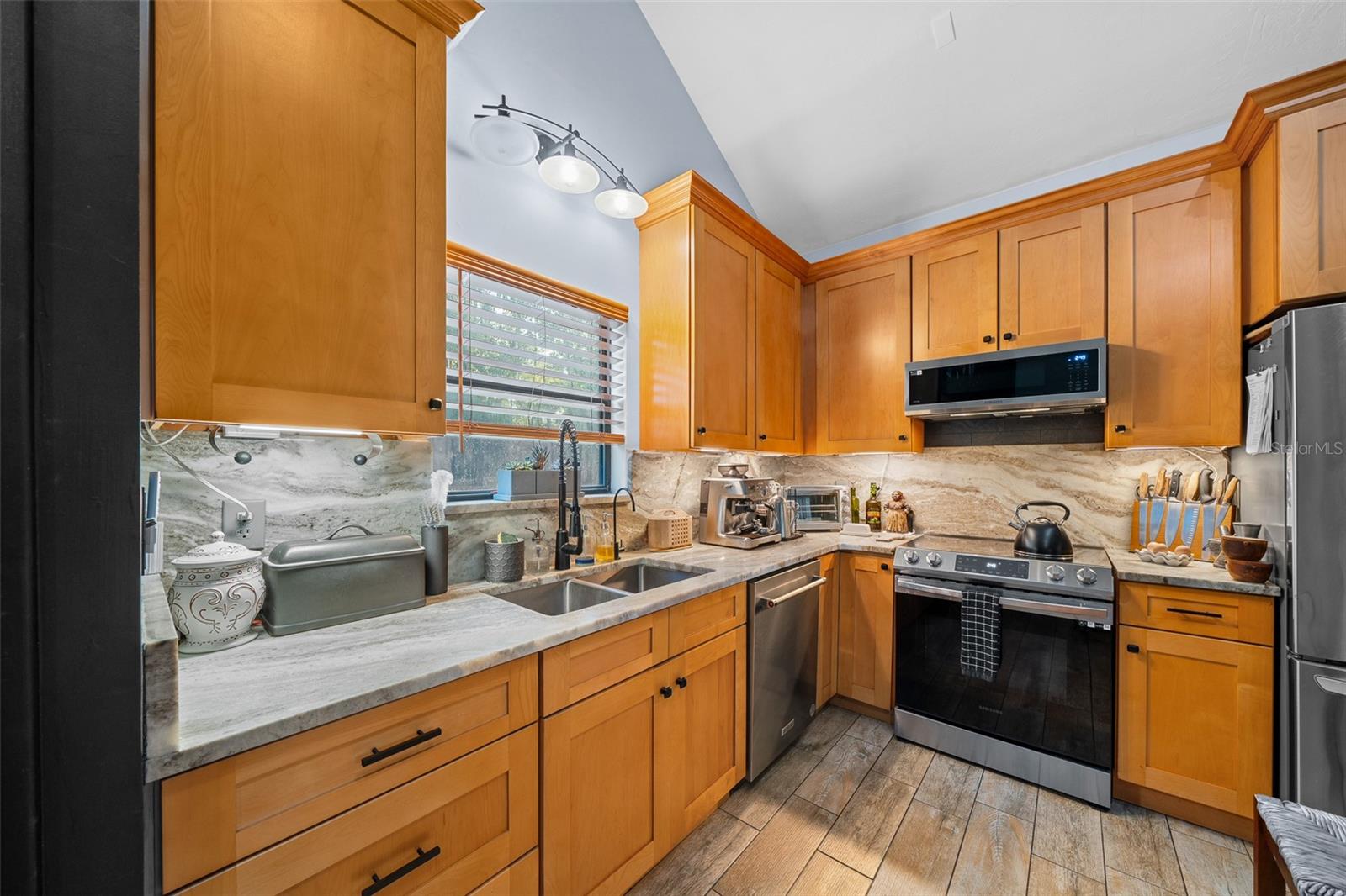 Image 7 of 49 For 12108 225th Drive