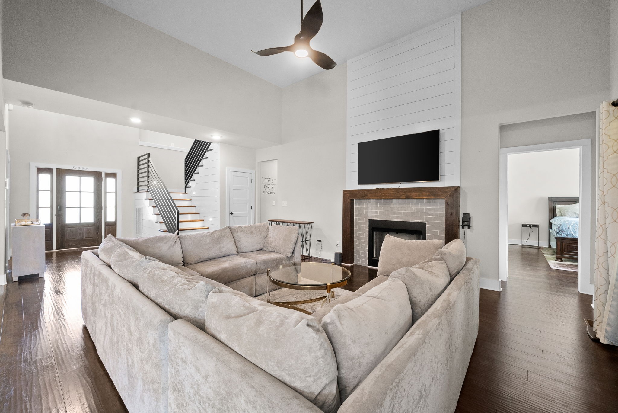 Image 11 of 51 For 1 Diamond Cove Place