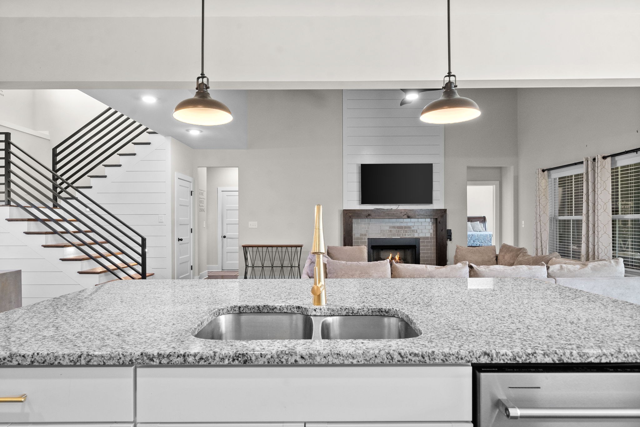 Image 14 of 51 For 1 Diamond Cove Place