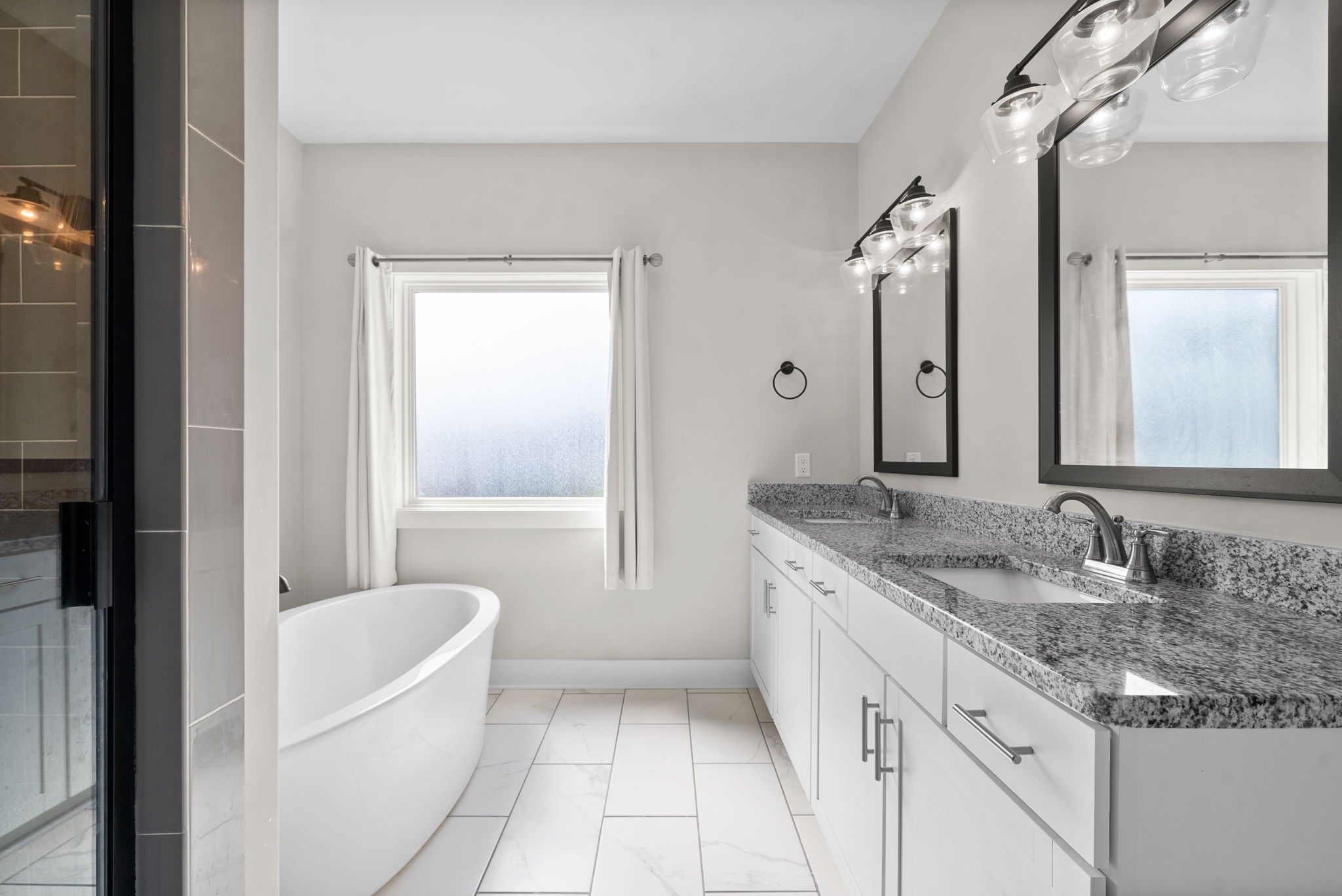 Image 23 of 51 For 1 Diamond Cove Place