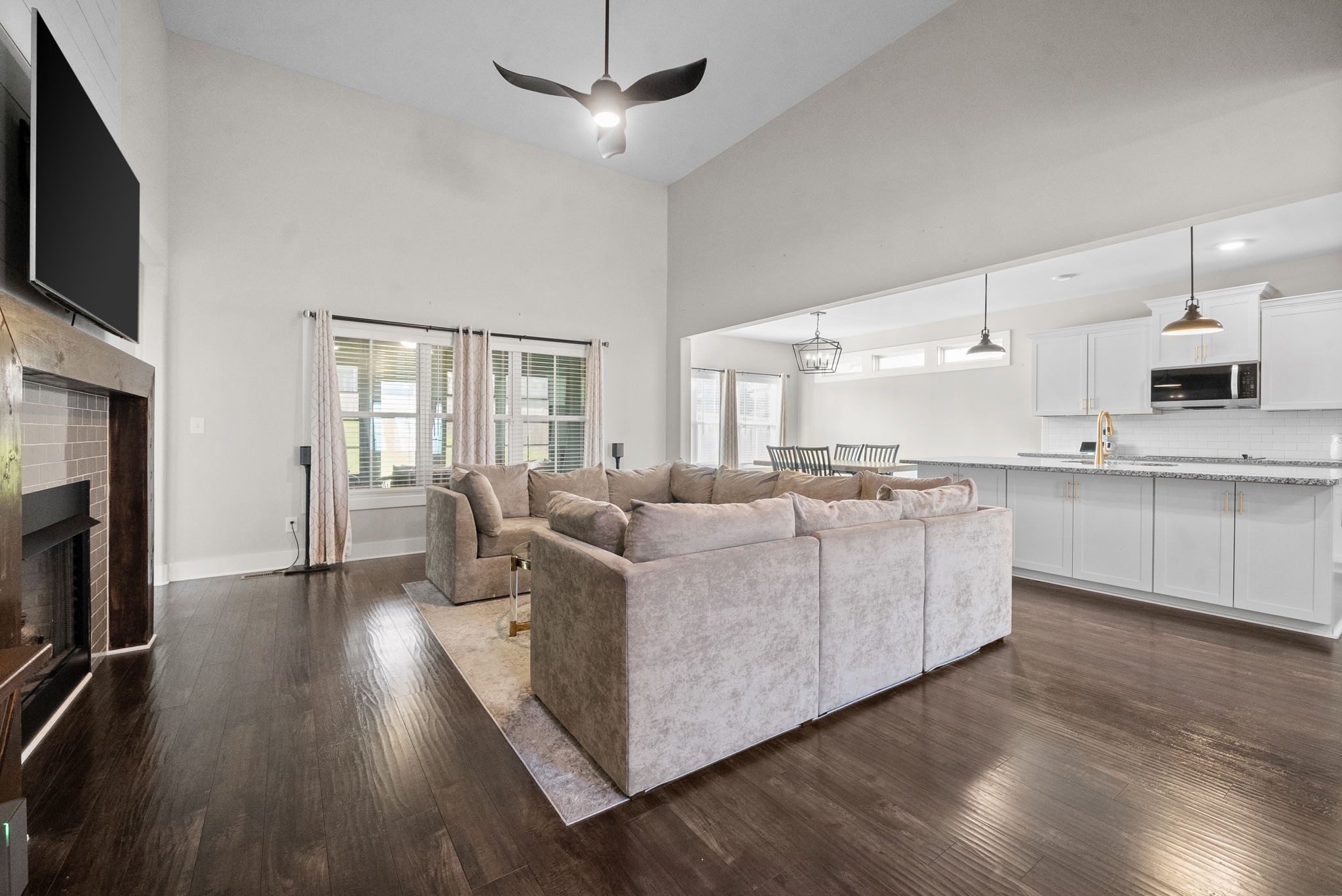 Image 9 of 51 For 1 Diamond Cove Place