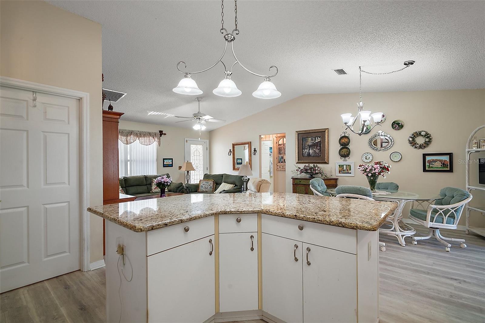 Image 10 of 25 For 2538 Privada Drive