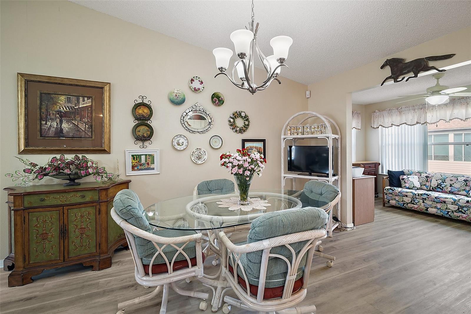 Image 11 of 25 For 2538 Privada Drive