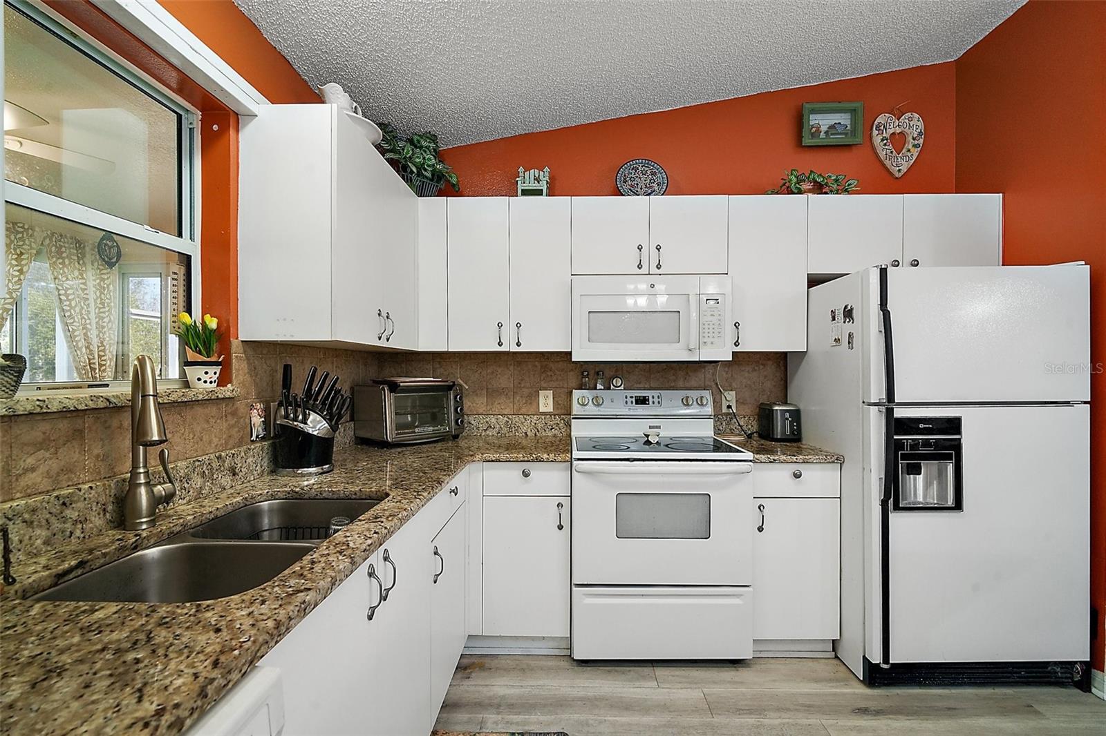 Image 8 of 25 For 2538 Privada Drive