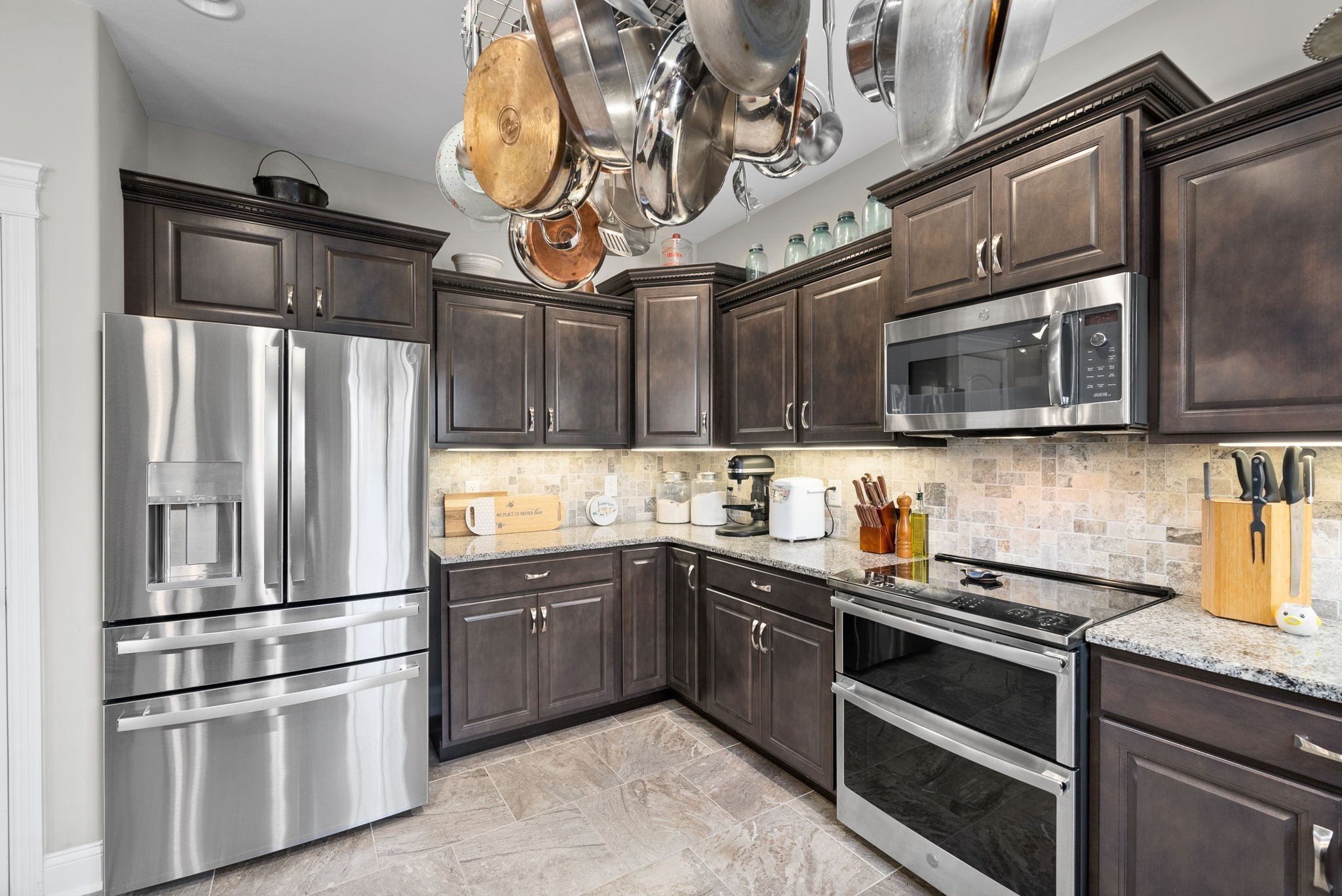 Image 17 of 41 For 912 Chula Court