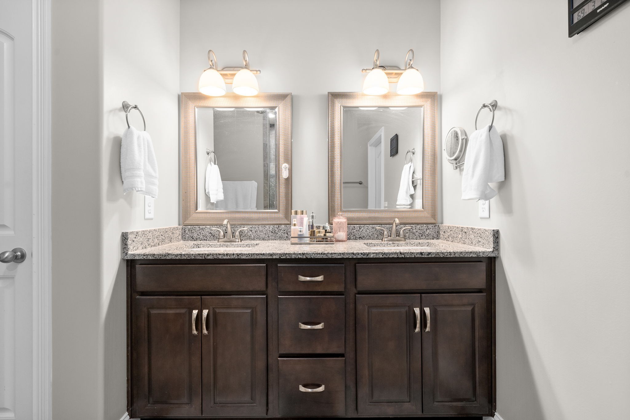Image 23 of 41 For 912 Chula Court