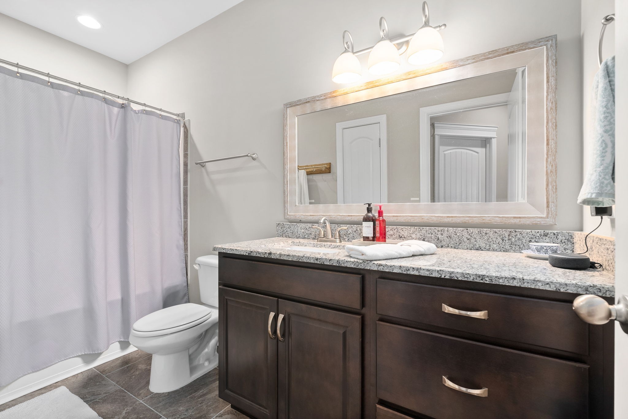 Image 27 of 41 For 912 Chula Court